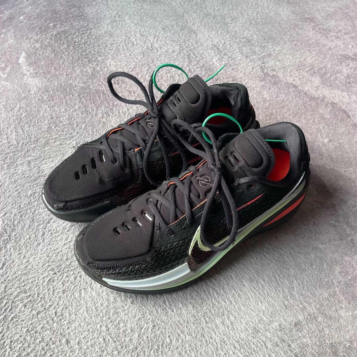 Nike Nike Black Lowtop Sneakers 43 Men Size US 10 / EU 43 - 1 Thumbnail