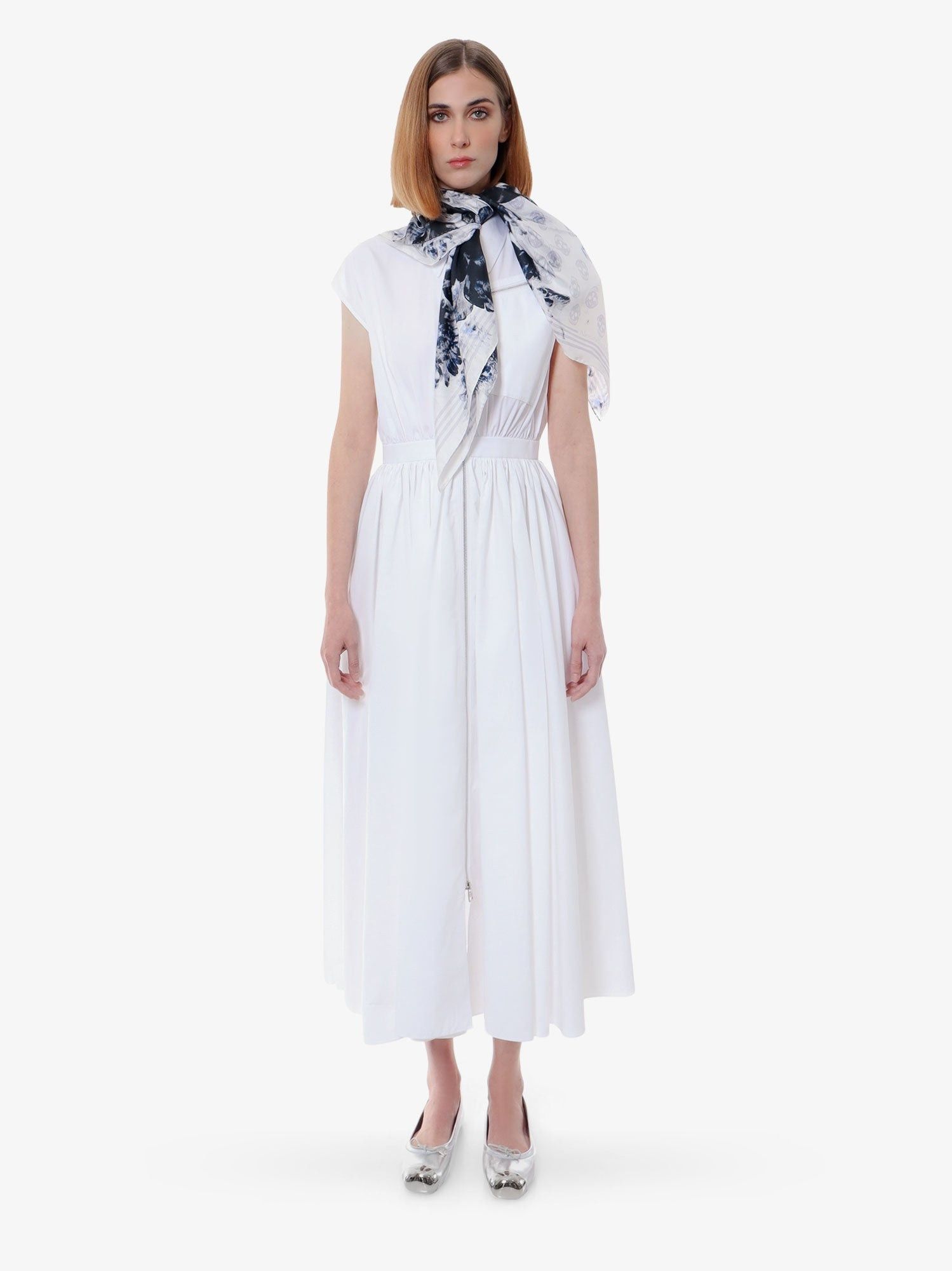 Alexander McQueen o1y0325 Size: OS / Scarve in White & Black Size ONE SIZE - 2 Thumbnail