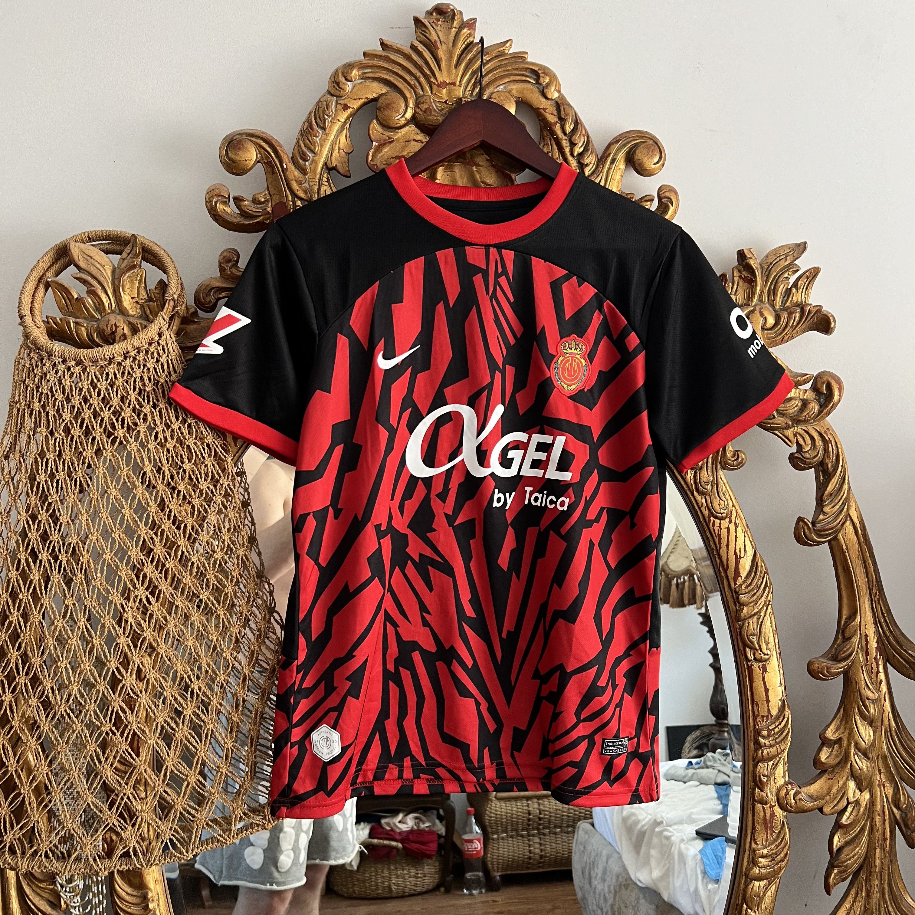 Nike RARE LaLiga Nike Mallorca FC Away Football Jersey Size US S / EU 44-46 / 1 - 1 Thumbnail