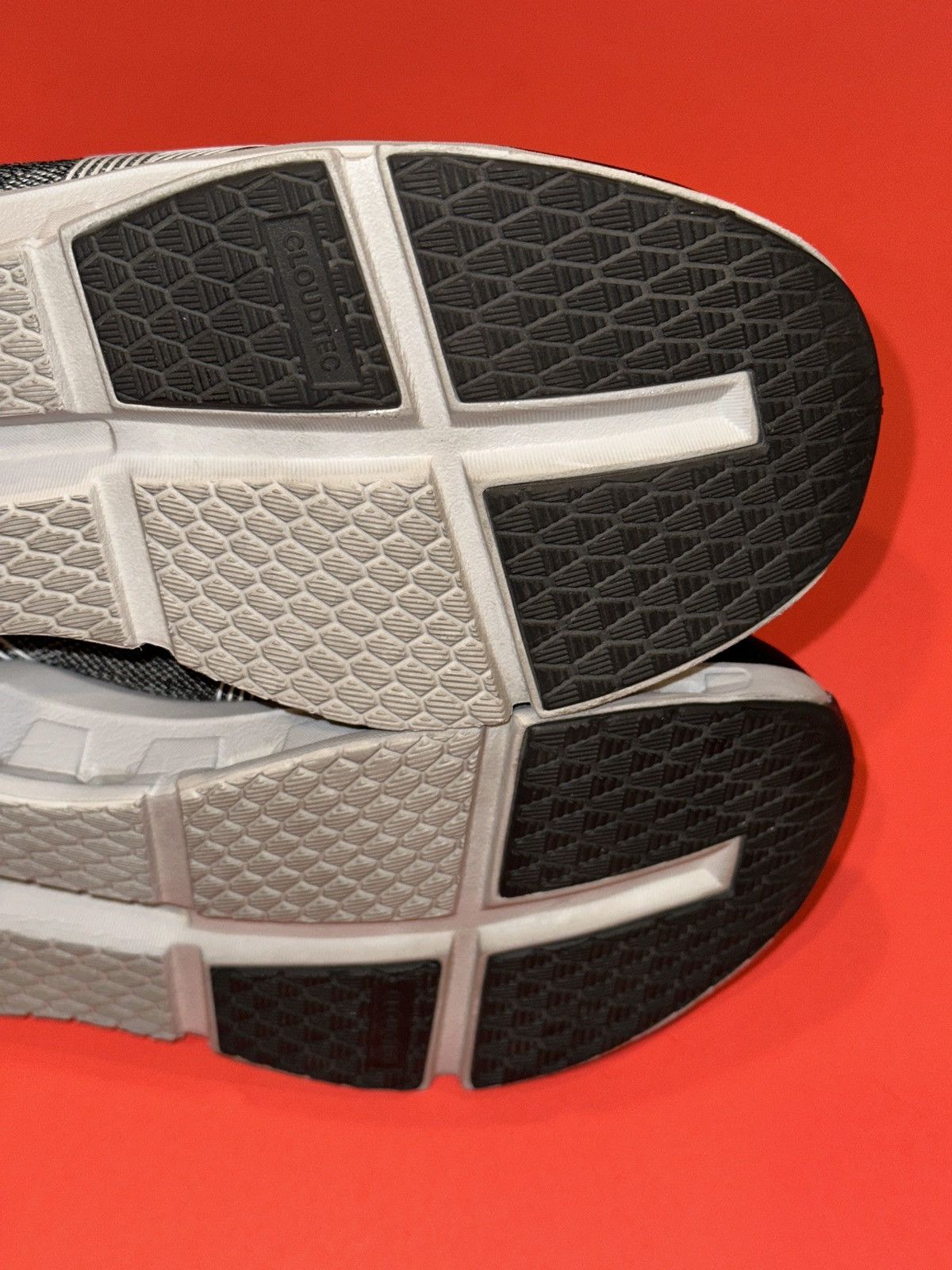 On On Cloud On Running Shoes Black Grey Glacier Road Men’s 9.5 Size US 9.5 / EU 42-43 - 8 Thumbnail