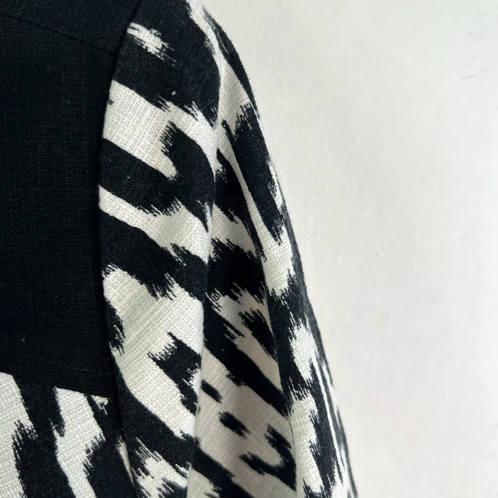 Vintage CHICO'S Full Zip Animal Print Moto Jacket Womens Size 1 Black White Adult Regular Short 3/4 Sleeve NWT Size XS / US 0-2 / IT 36-38 - 2 Thumbnail