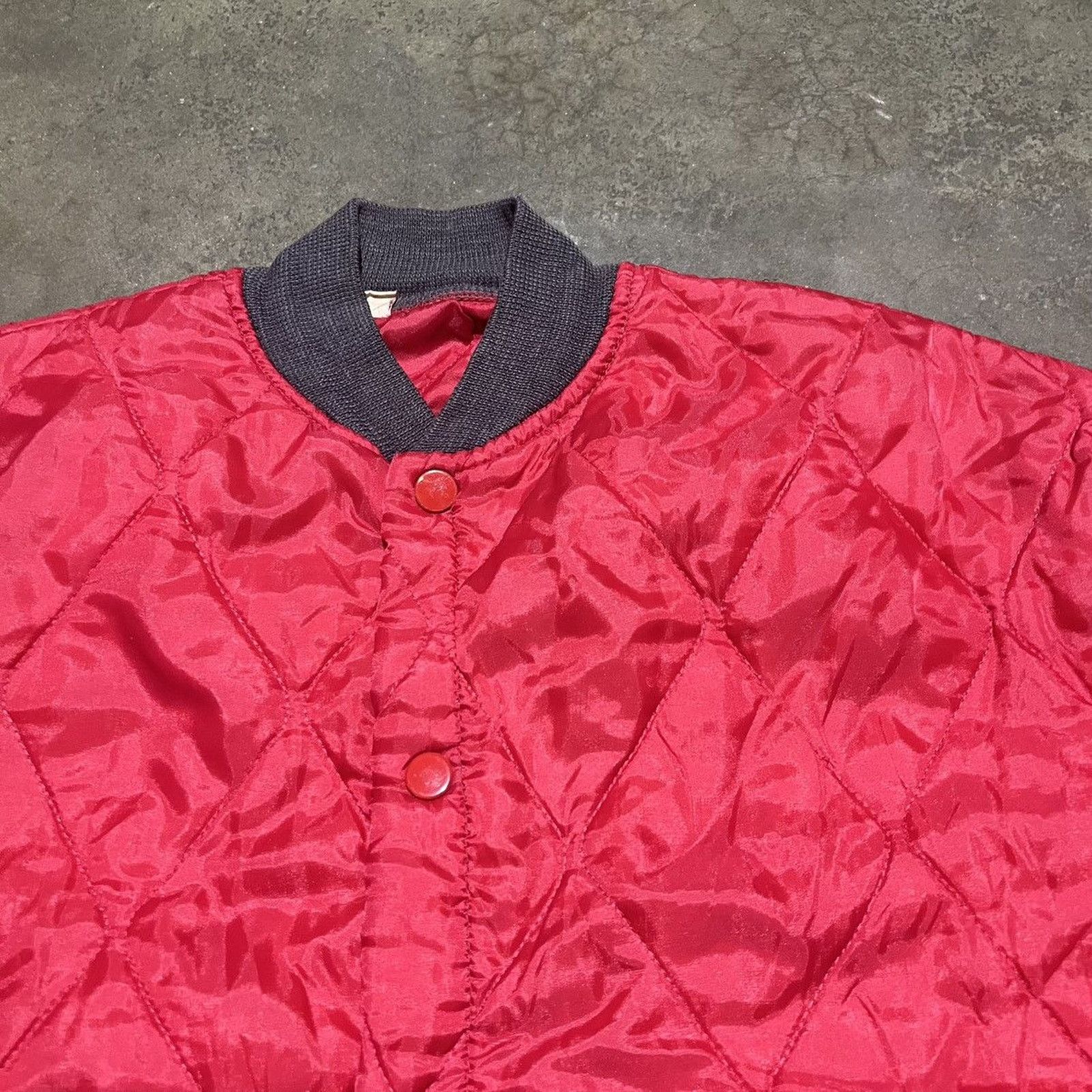 Vintage Vintage 60s Red Boxy Quilted Bomber Jacket Size US L / EU 52-54 / 3 - 2 Thumbnail