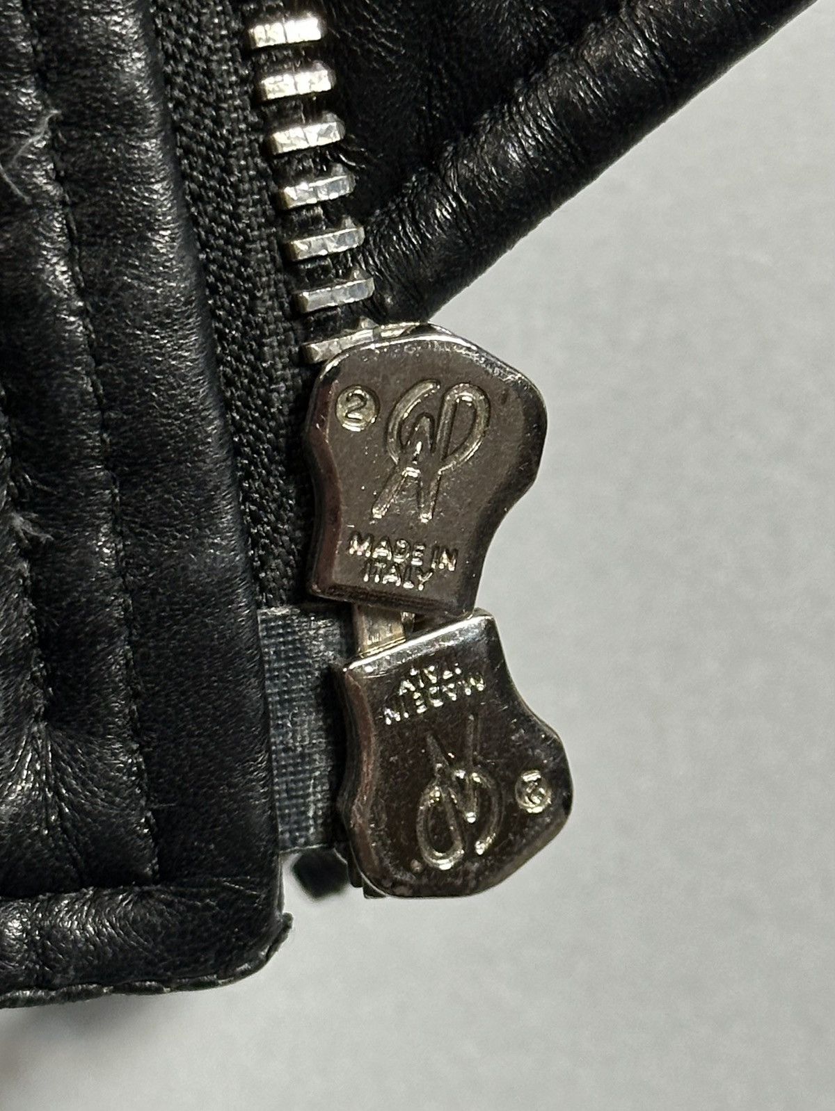 Dsquared2 F/W2008 Dsquared2 Leather Hooded Fur Bomber Down Jacket Size M / US 6-8 / IT 42-44 - 15 Thumbnail