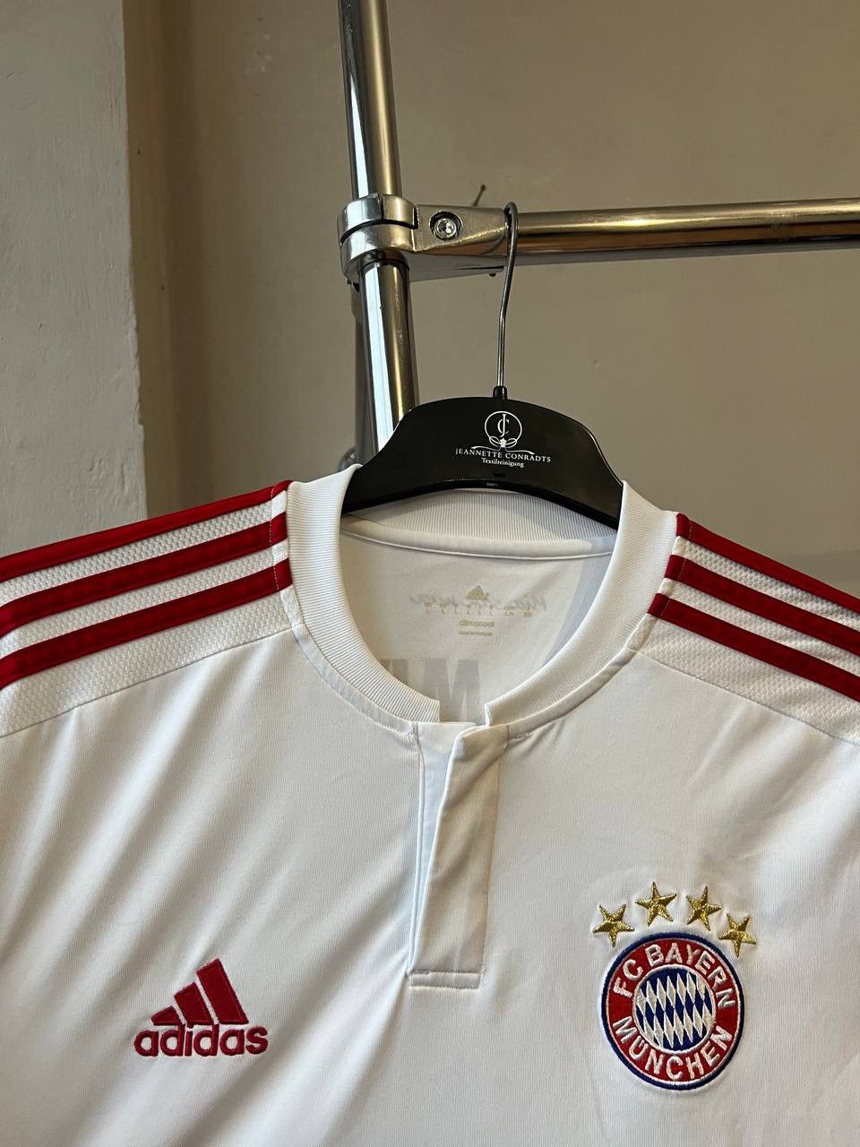 Adidas 2015/16 BAYERN MUNICH AWAY SOCCER JERSEY FOOTBALL SHIRT SZ L Size US L / EU 52-54 / 3 - 7 Thumbnail