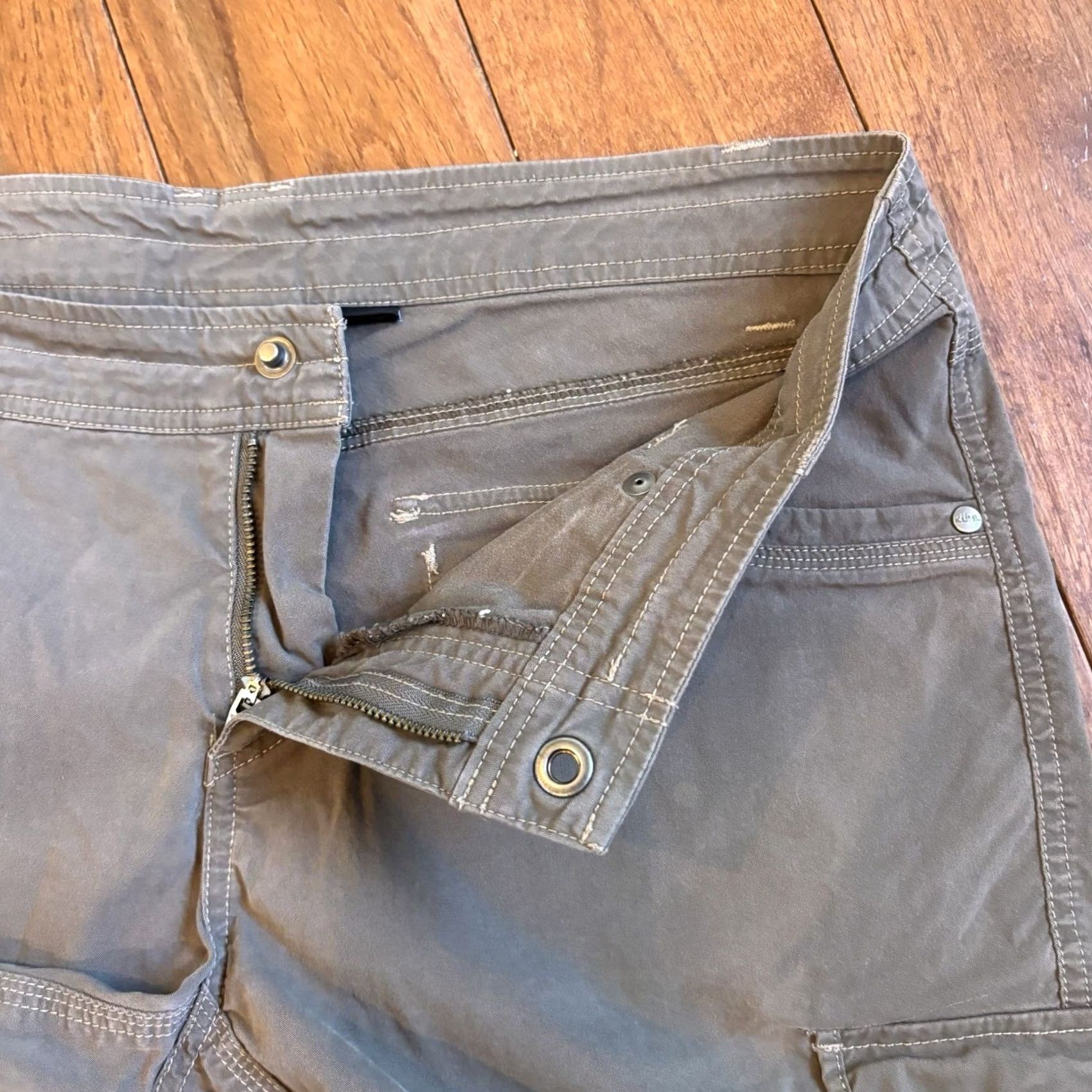 Vintage VINTAGE Kuhl Cargo Shorts Womens Gray sz 12 12" inseam Splash Patina Dye Size 34" / US 12 / IT 48 - 7 Thumbnail