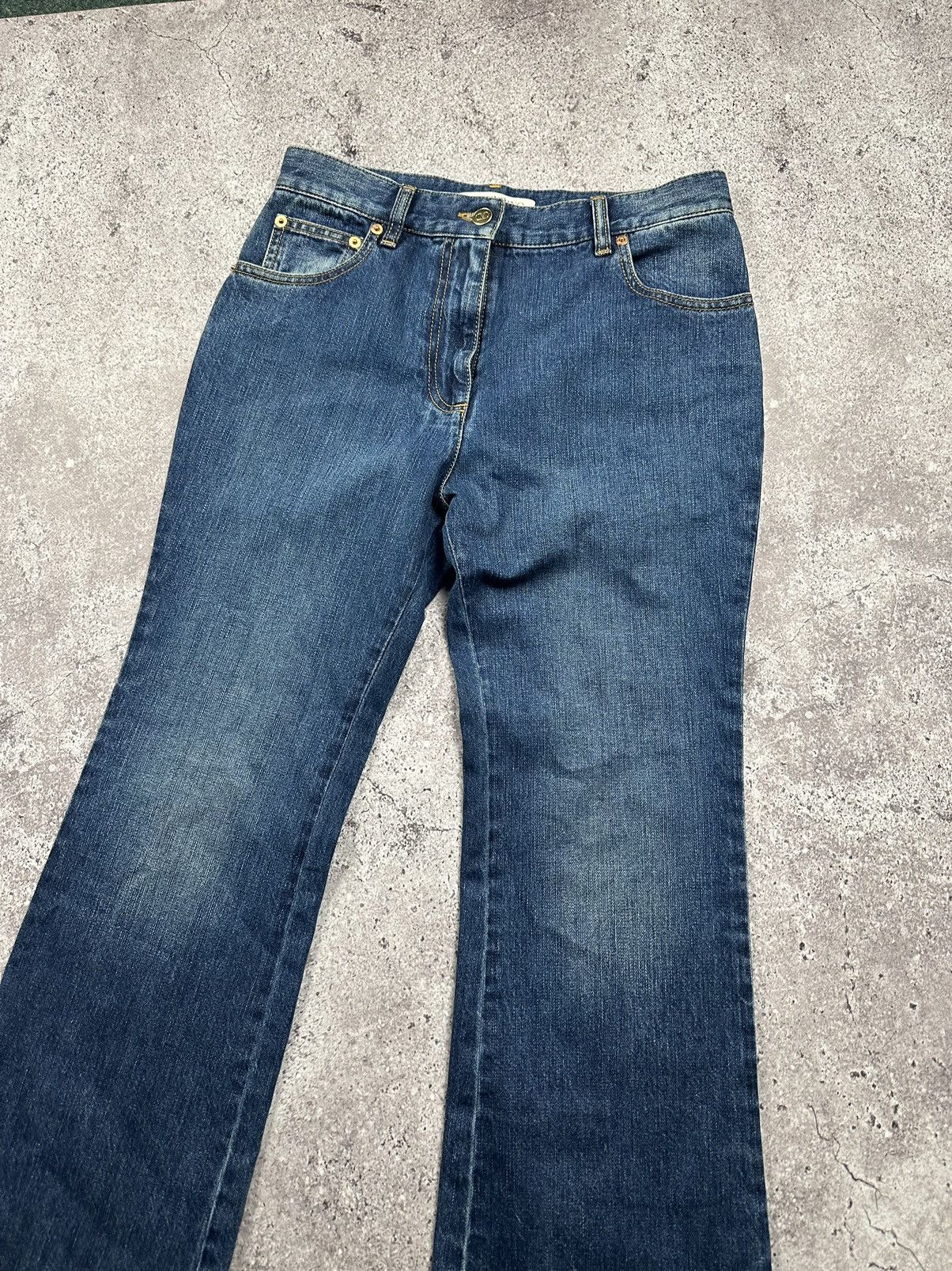 Valentino Valentino Garavani Flared Jeans Pants Metal Logo RRP 850€+ Size 27" / US 4 / IT 40 - 7 Thumbnail