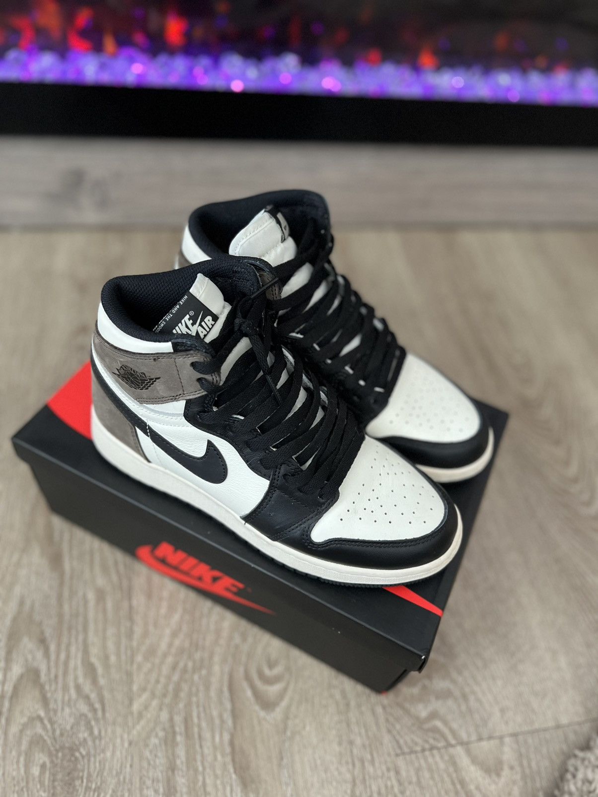 Jordan Brand Air Jordan 1 GS “Dark Mocha” Size US 6 / EU 39 - 1 Thumbnail