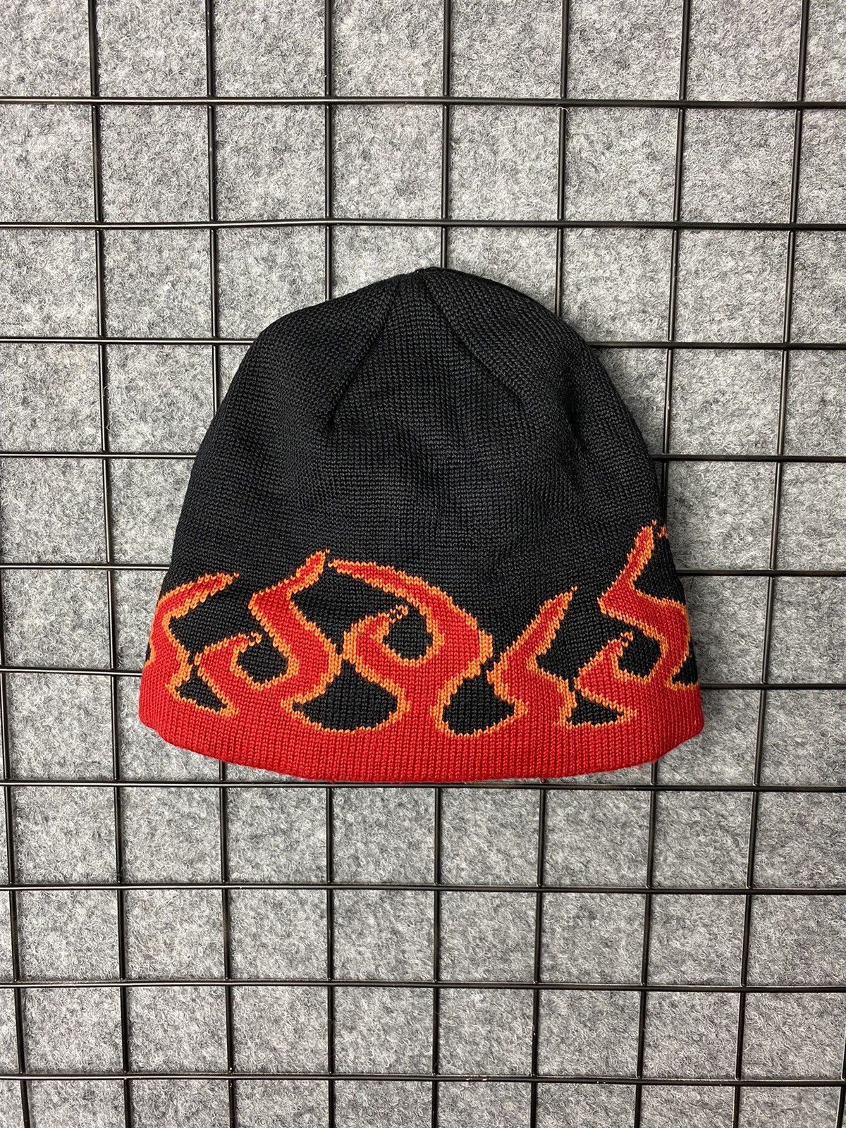 Japanese Brand Streetwear Y2K Flame Print Knitted Beanie Hat Size OS Size ONE SIZE - 1 Thumbnail