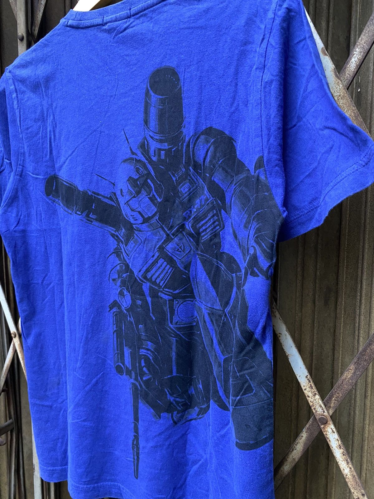Uniqlo Uniqlo x Gundam Illustrations Tee Size US M / EU 48-50 / 2 - 8 Thumbnail