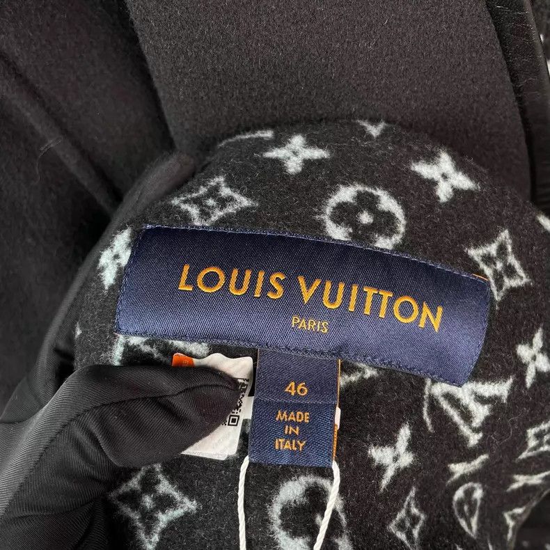Louis Vuitton Louis Vuitton Black long coat with full print of presbyopi Size L / US 10 / IT 46 - 7 Thumbnail