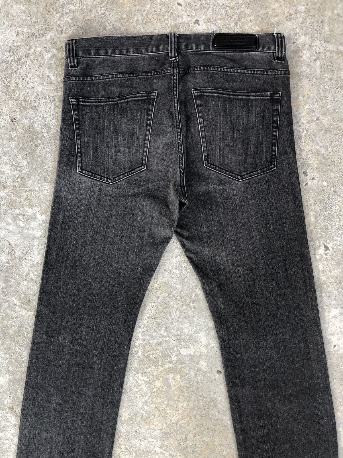 Black Label Burberry Slim Fit Distressed Jeans Size US 33 - 8 Thumbnail