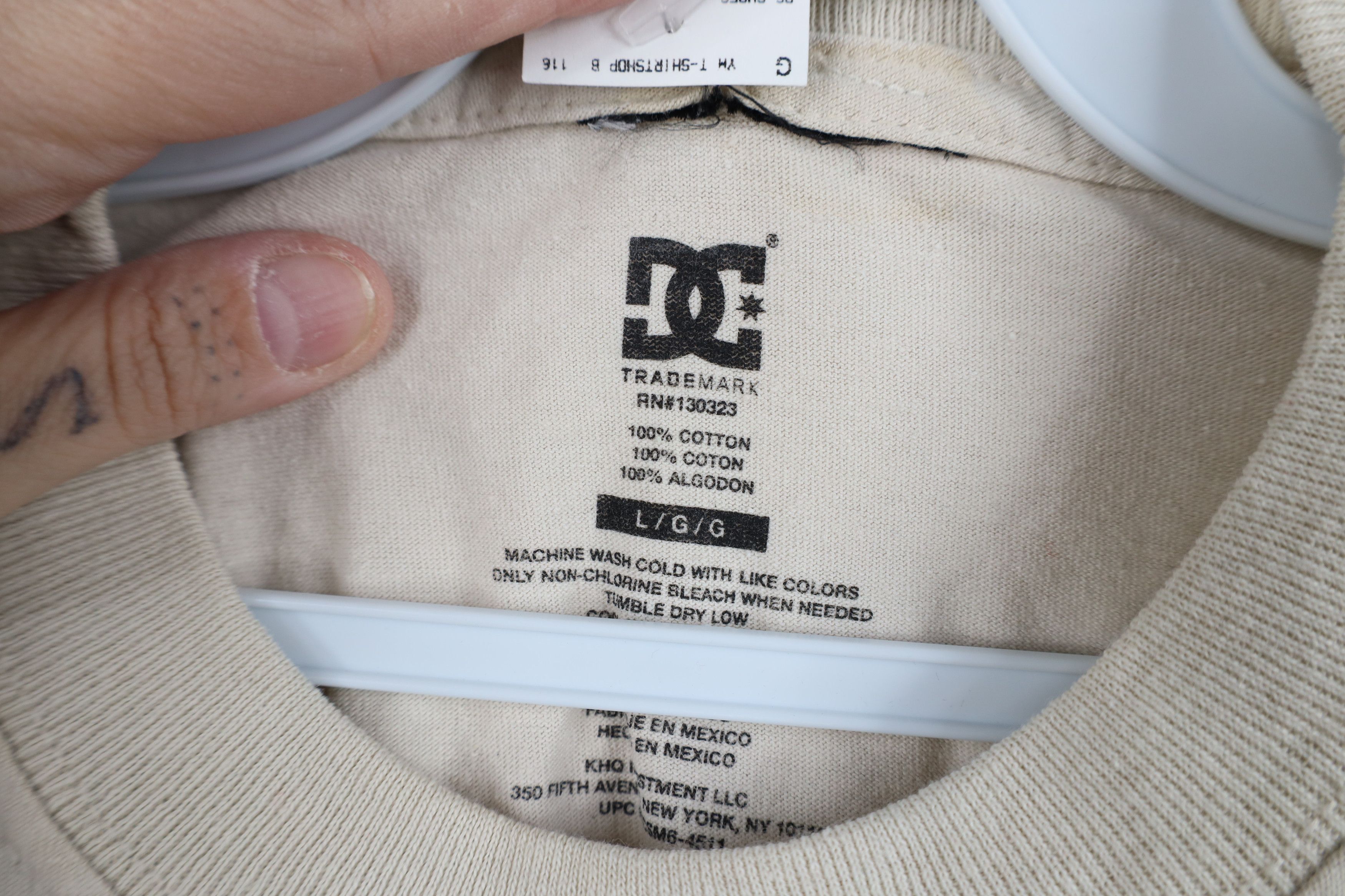 Vintage Deadstock Vintage Y2K DC Shoes Skateboarding Logo T-Shirt Size US L / EU 52-54 / 3 - 9 Thumbnail