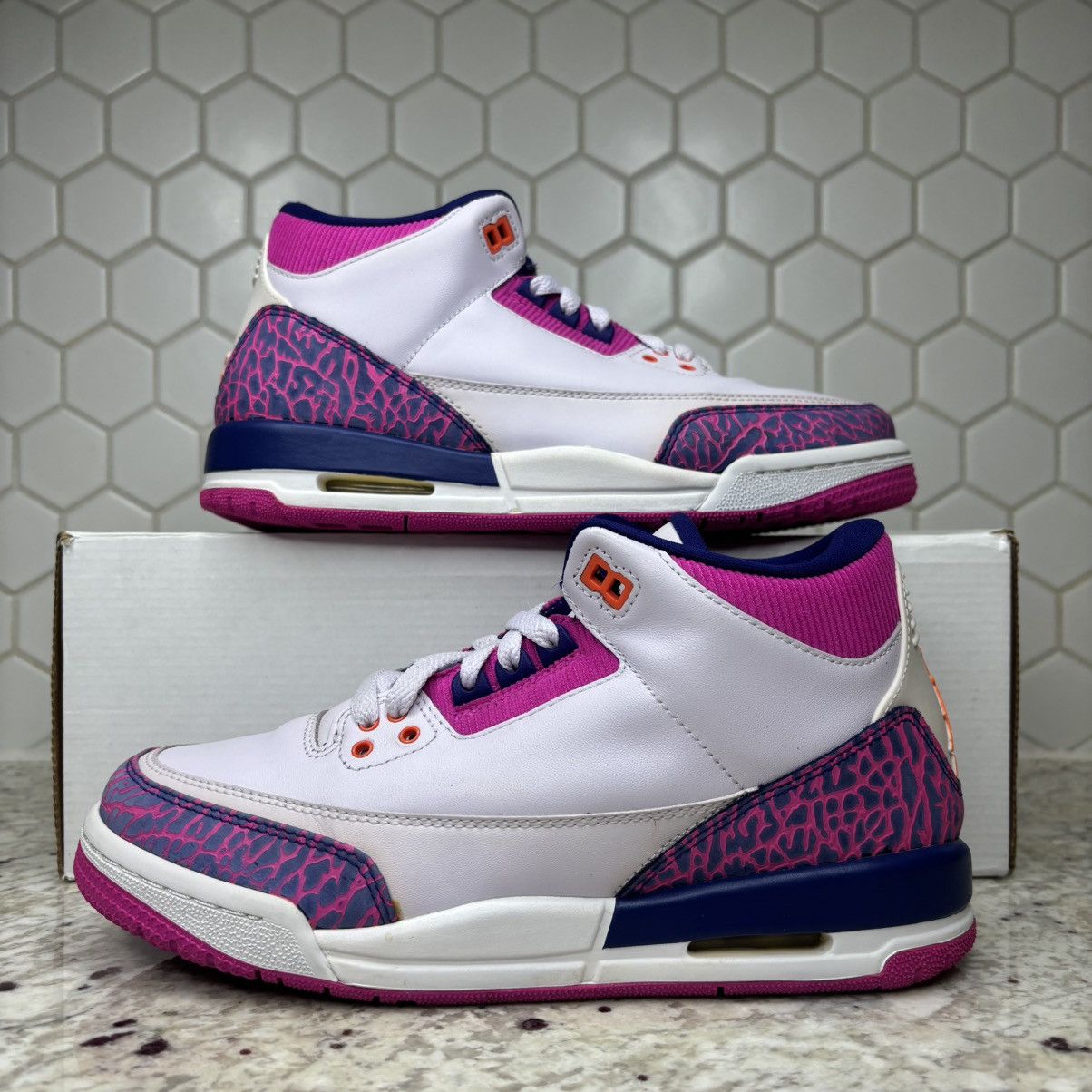 Jordan Brand Size 7-jordan 3 barely grape vnds no box ship asap Size US 7 / EU 40 - 1 Thumbnail