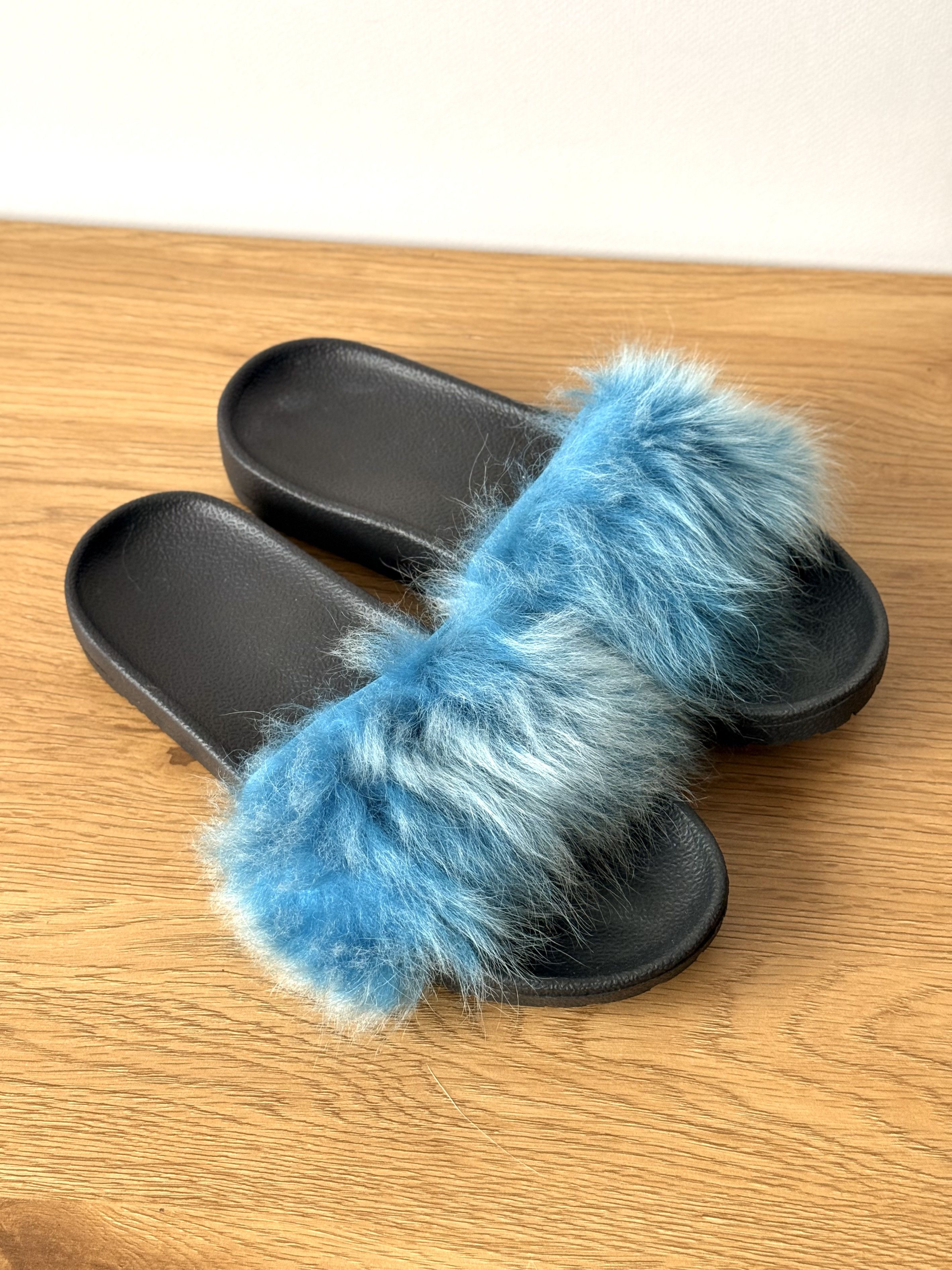Ugg Ugg Royale Garnet Fur Slide Slippers US6 Size US 6 / IT 36 - 2 Thumbnail