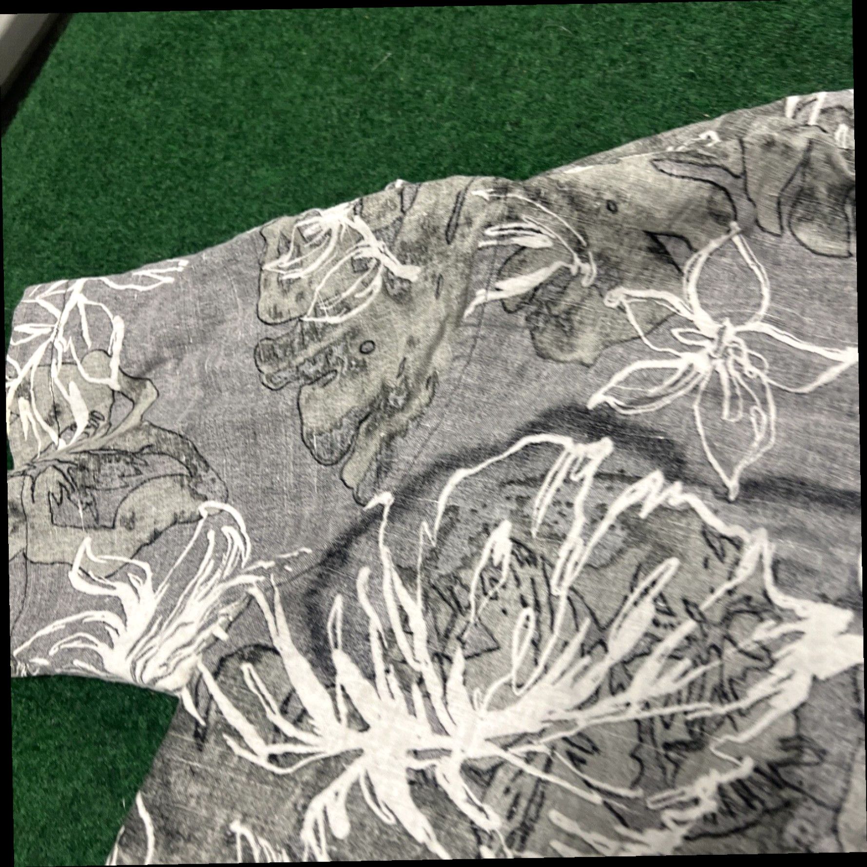 Panama Jack Panama Jack Men Large Hawaiian Shirt Floral Gray Short Sleeve Vacation Tropical Size US L / EU 52-54 / 3 - 5 Thumbnail