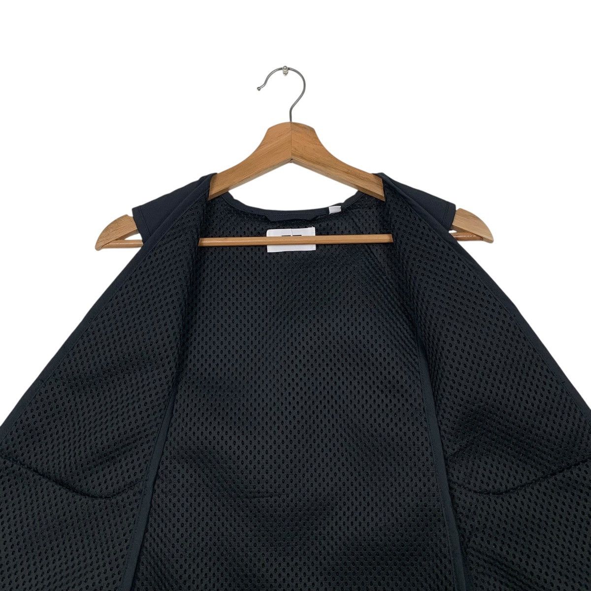 Lemaire × Uniqlo UNIQLO U LEMAIRE SPORTS VEST #2468-C111 Size L / US 10 / IT 46 - 13 Thumbnail