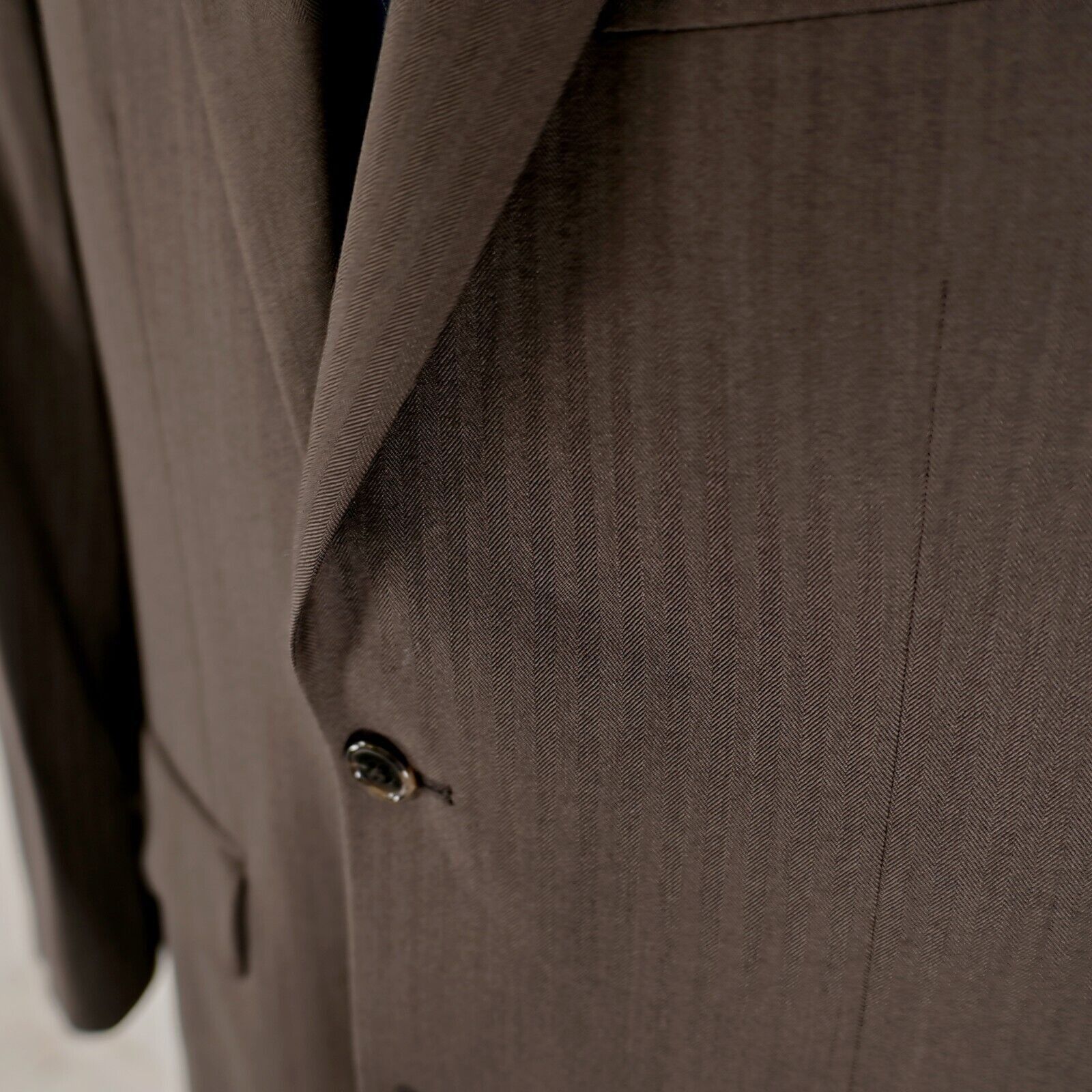 Jos. A. Bank Jos A Bank Signature Wool Herringbone 2 Button Blazer 38R Br Size 38R - 3 Thumbnail