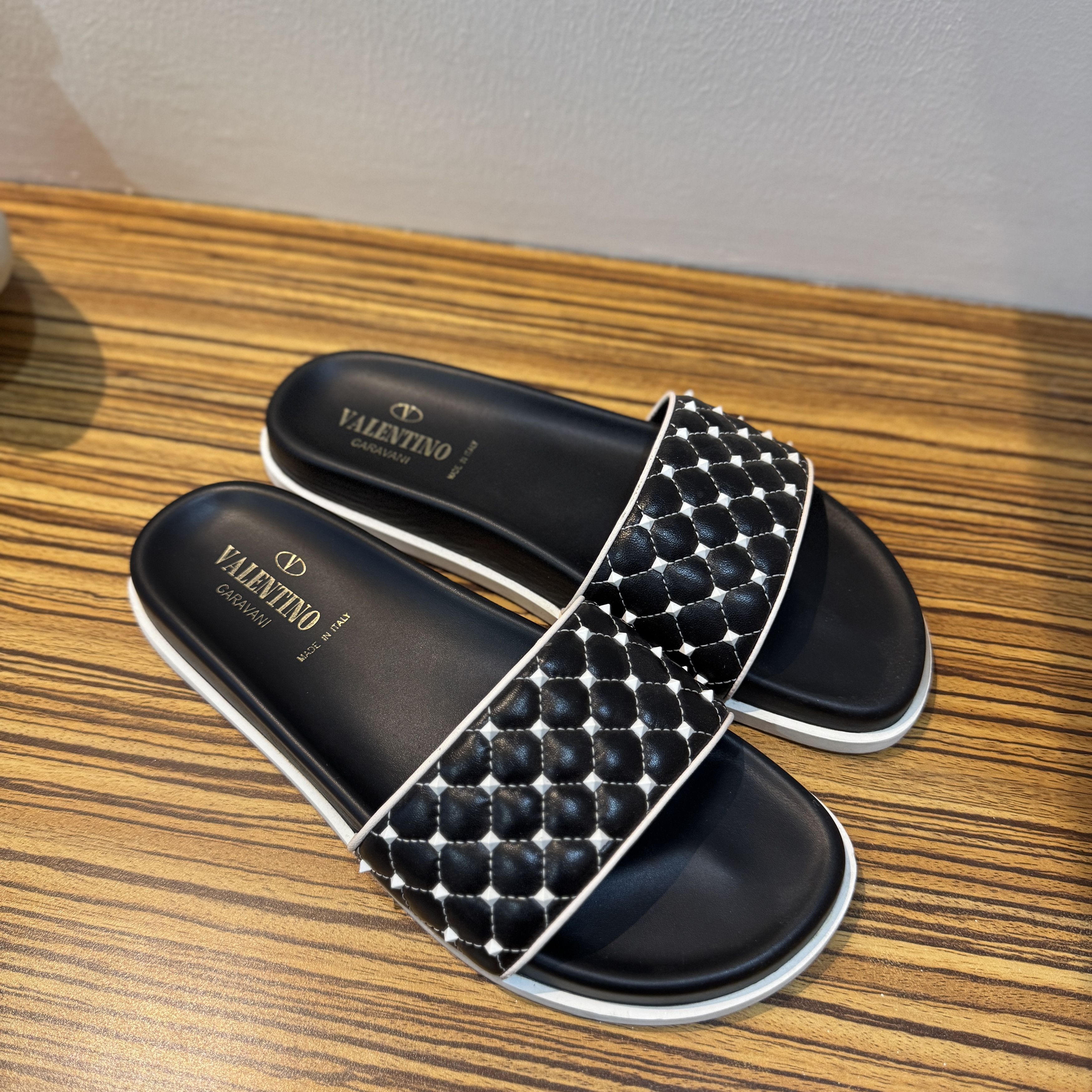 Valentino Valentino Garavani Rockstud Spike Leather Slides Size US 8 / IT 38 - 4 Thumbnail