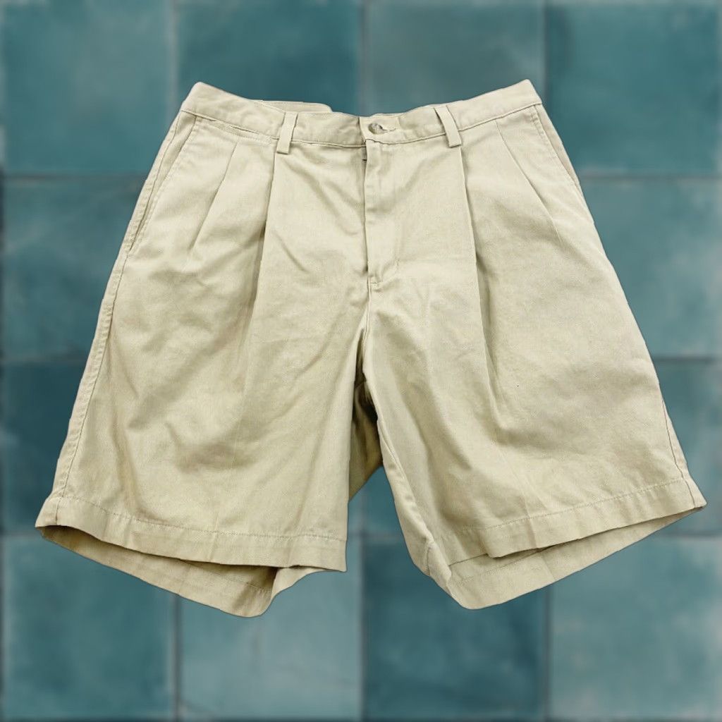 Eddie Bauer Eddie Bauer Golf Shorts Mens 33 Khaki Pleated Bermuda Beige color? Size US 33 - 1 Thumbnail