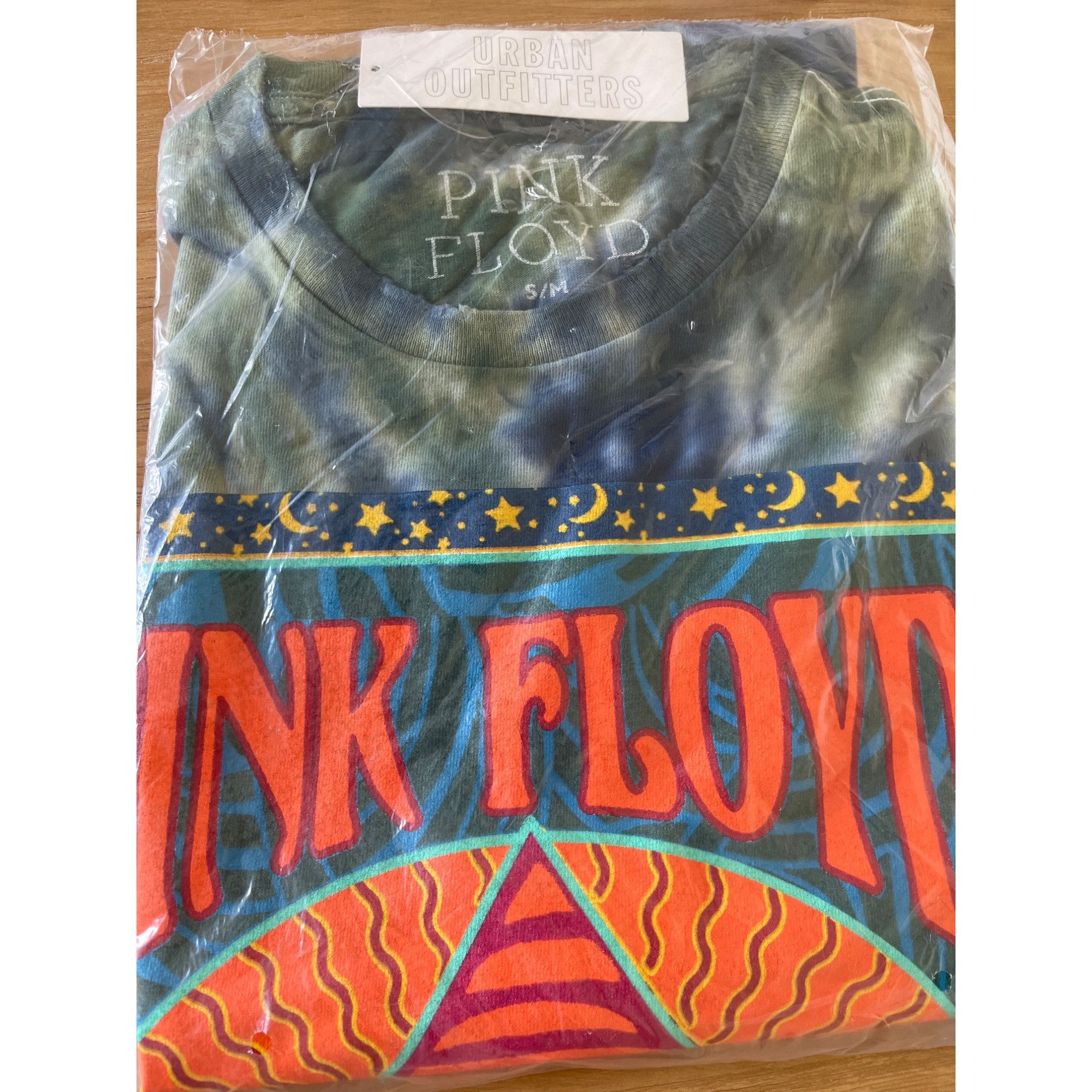 Band Tees × Pink Floyd × Urban Outfitters NWT URBAN OUTFITTERS PINK FLOYD PYRAMID DYE TEE SZ S/M Size S / US 4 / IT 40 - 3 Thumbnail