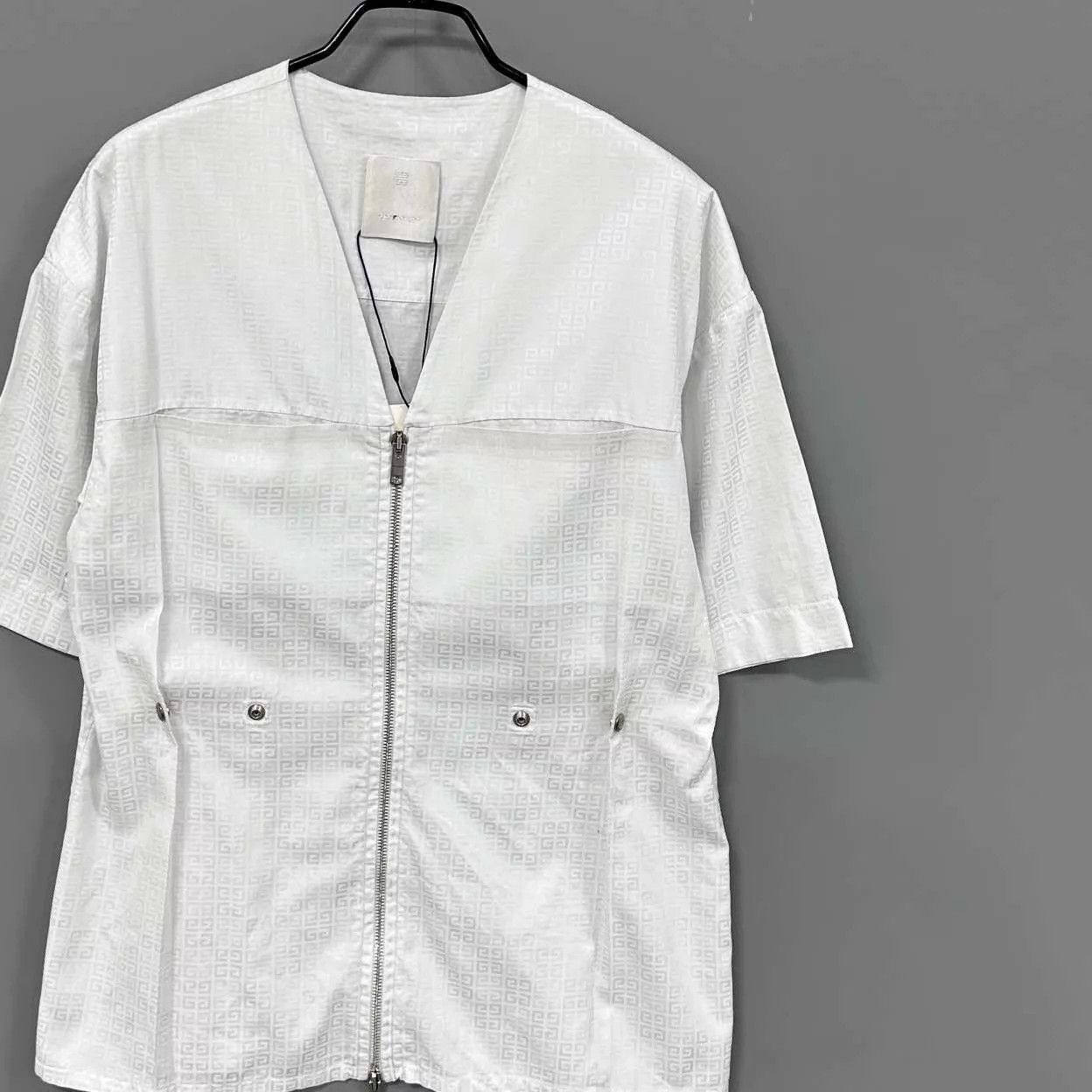 Givenchy Givenchy Subtle All-Over Logo Short-Sleeve Jacket 36 Size XS / US 0-2 / IT 36-38 - 2 Thumbnail