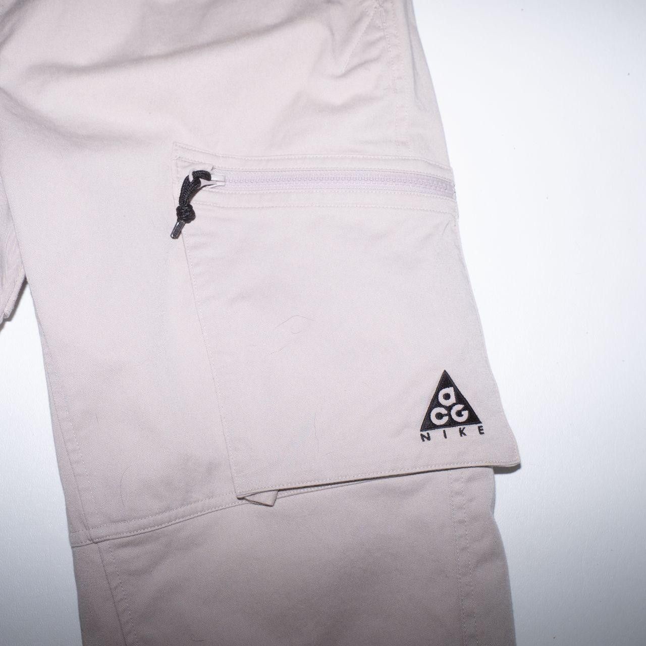 Nike ACG Nike Lab ACG Cargo Woven Pants in Moon Particle/Summit White Size 26" / US 2 / IT 38 - 4 Thumbnail