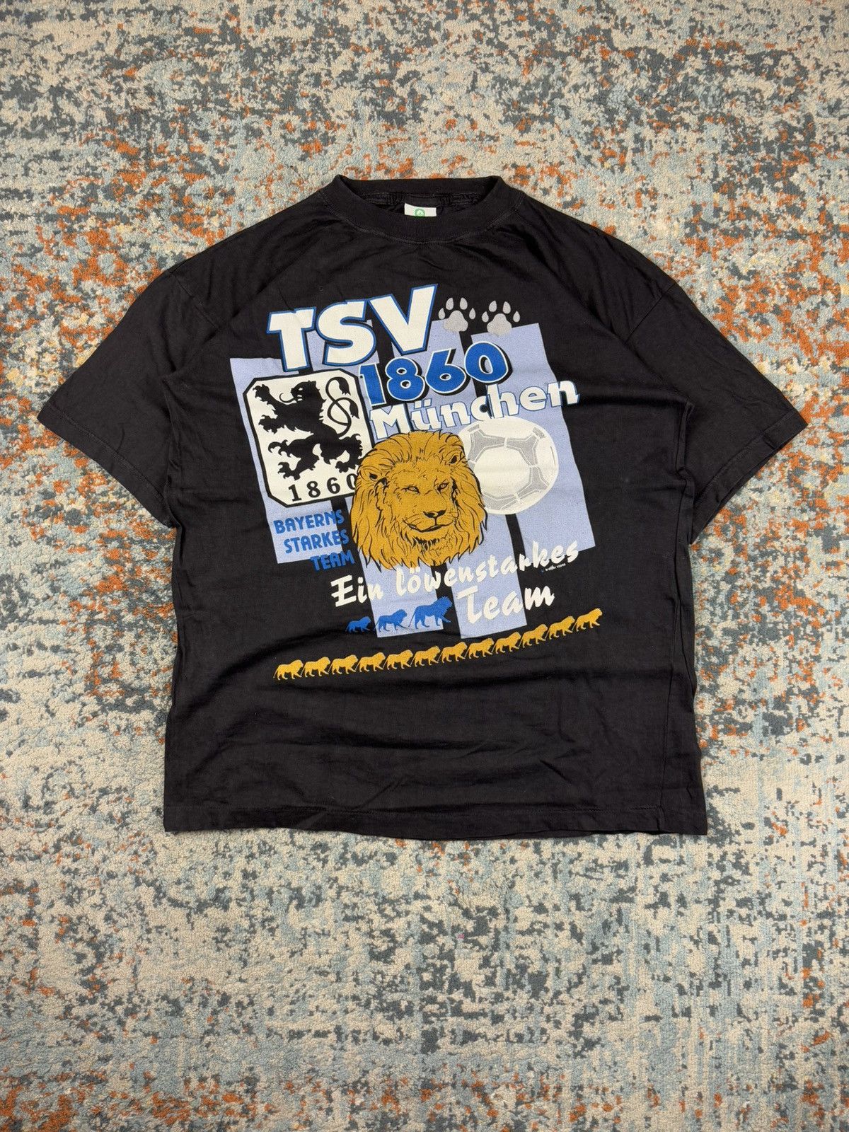 Vintage Vintage 90s TSV 1860 Munich football soccer team graphic tee Size US XL / EU 56 / 4 - 1 Thumbnail