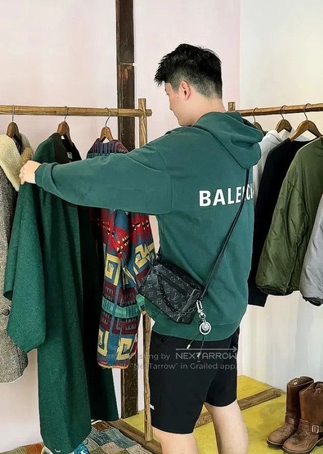 Balenciaga Balenciaga Green Back Logo Hooded Sweatshirt Size US M / EU 48-50 / 2 - 5 Thumbnail