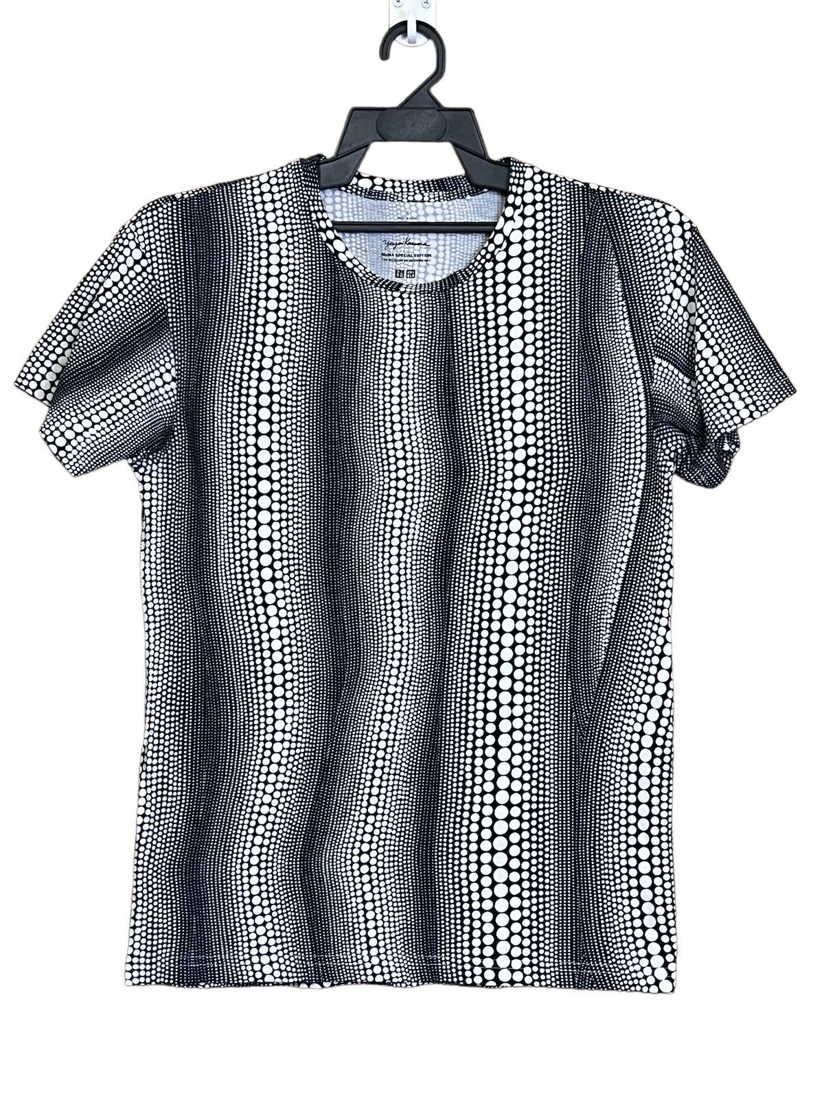 Yayoi Kusama YAYOI KUSAMA X UNIQLO COLLAB ICONIC ART POLKADOT TEE SHIRT Size US S / EU 44-46 / 1 - 1 Thumbnail
