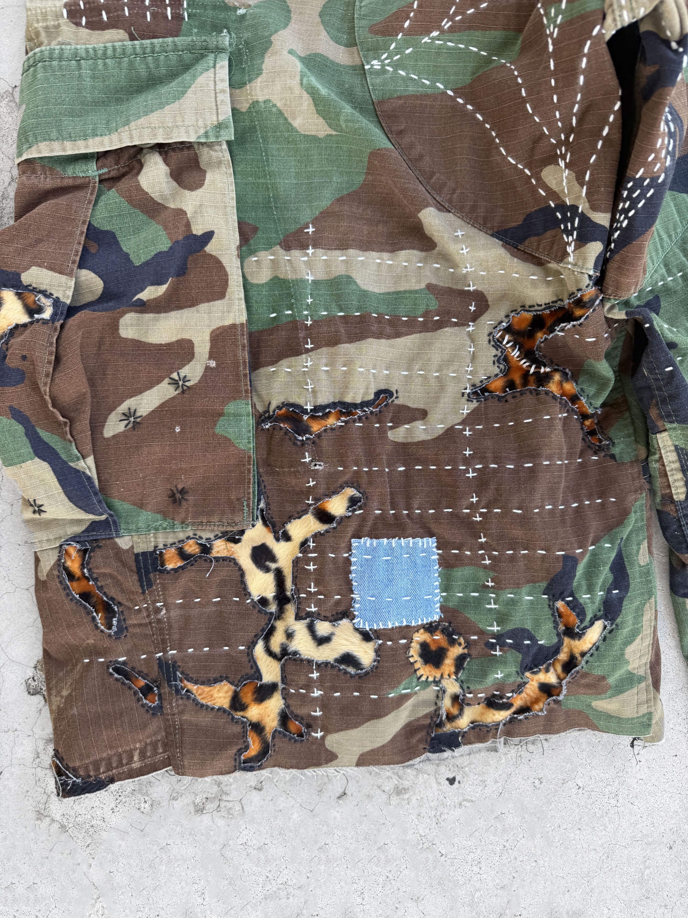 Japanese Brand 1995s VINTAGE CAMO CARGO SASHIKO PATCH SHORTS Size US 34 / EU 50 - 21 Thumbnail