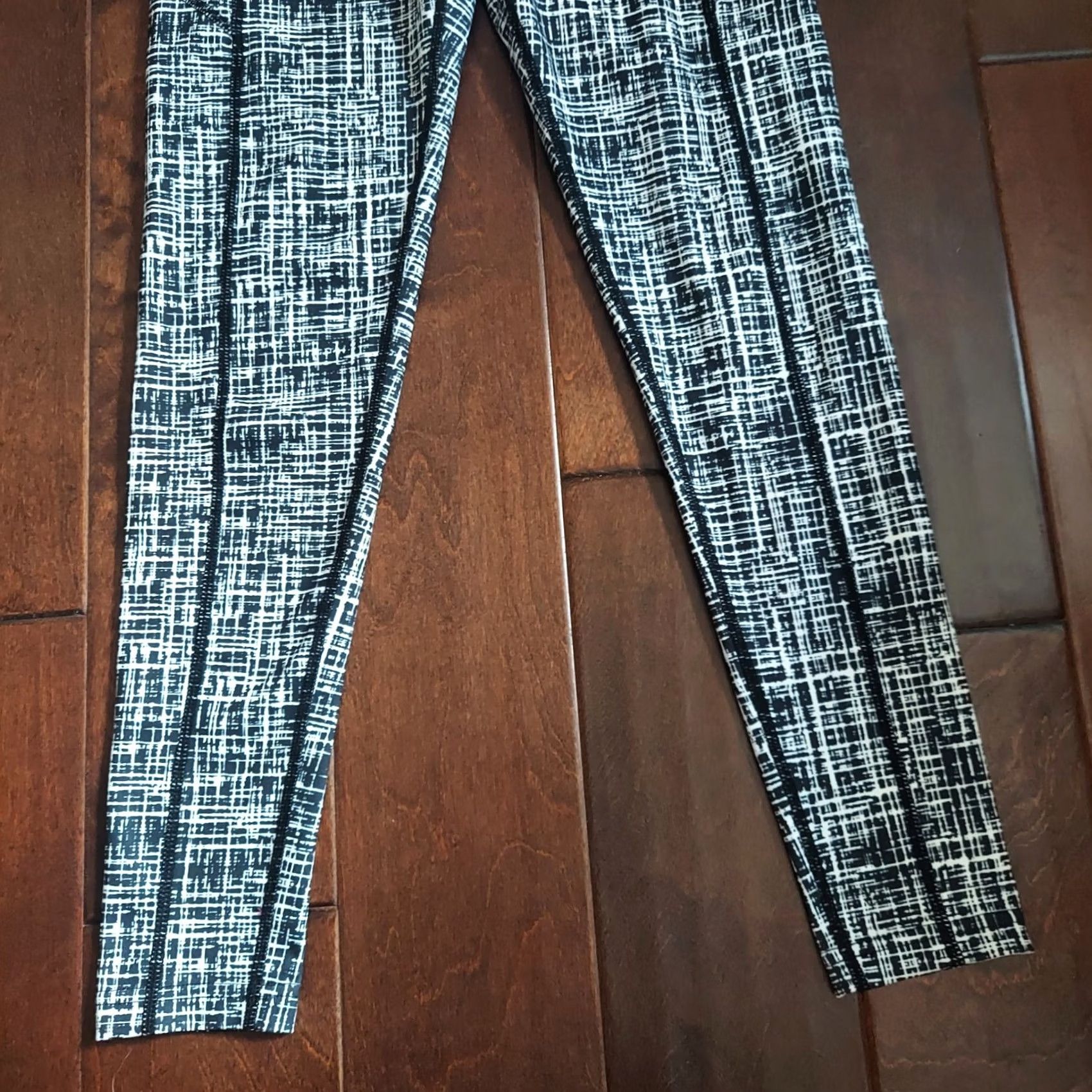 Lands' End Lands' End Women's Active High Rise Compression Leggings Black Etched XS/P Size 26" / US 2 / IT 38 - 3 Thumbnail