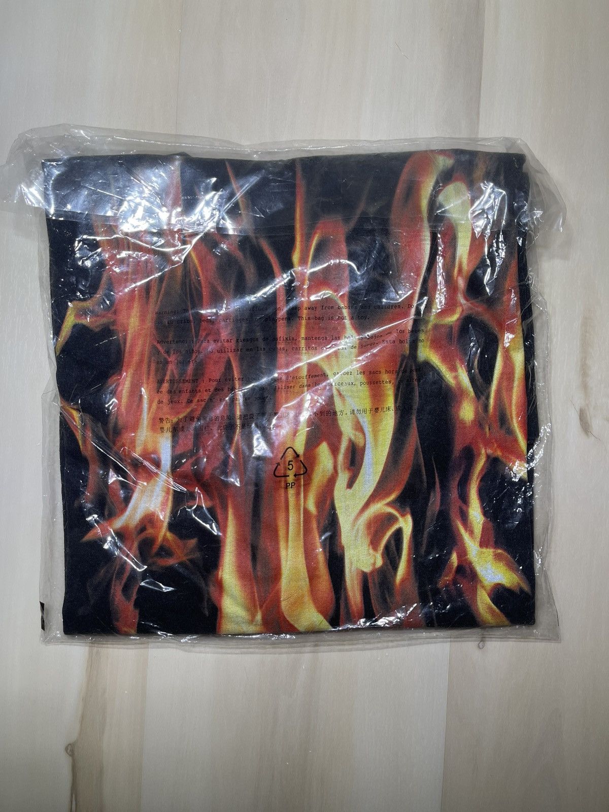 Kith Kith Men's Pyro Box Logo Vintage Tee Black Flames Bogo M NWT Size US M / EU 48-50 / 2 - 3 Thumbnail