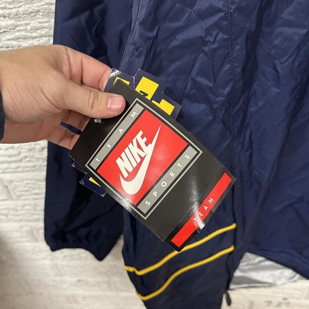 Nike New With Tags Vintage Nike Michigan Wolverines Windbreaker L Size US L / EU 52-54 / 3 - 4 Thumbnail