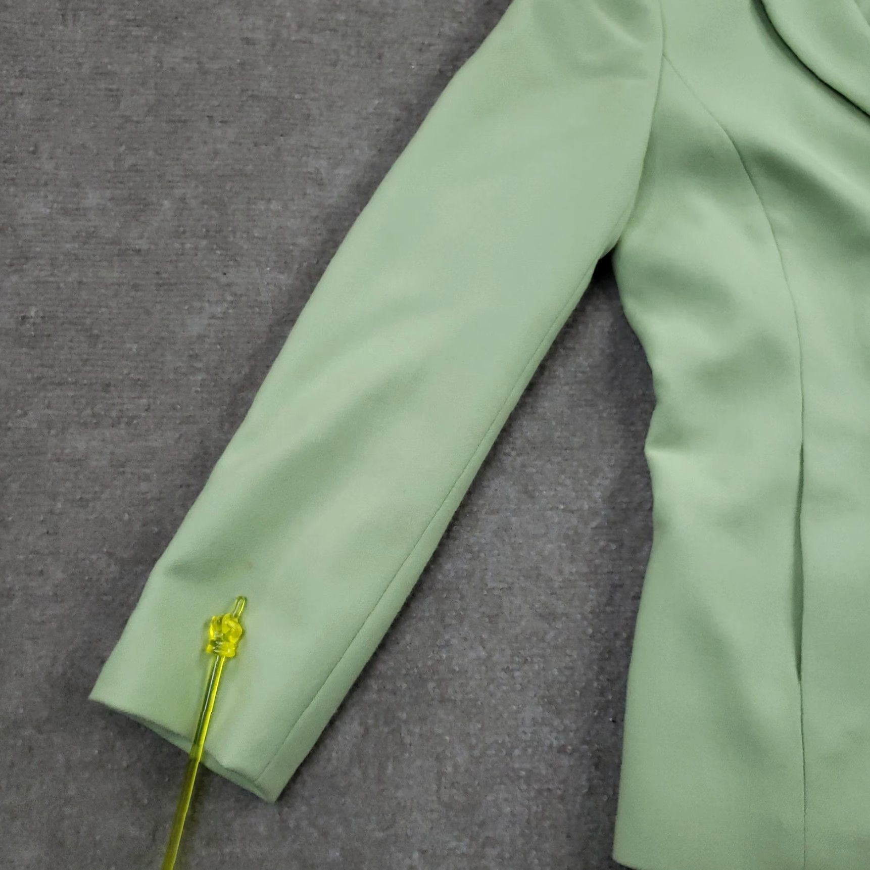 Talbots VINTAGE Talbots Blazer Womens Petites Size 2 Green Wool Cashmere Lined Button Short Sleeve Collared Slim Women Business Blazer Size XS / US 0-2 / IT 36-38 - 7 Thumbnail
