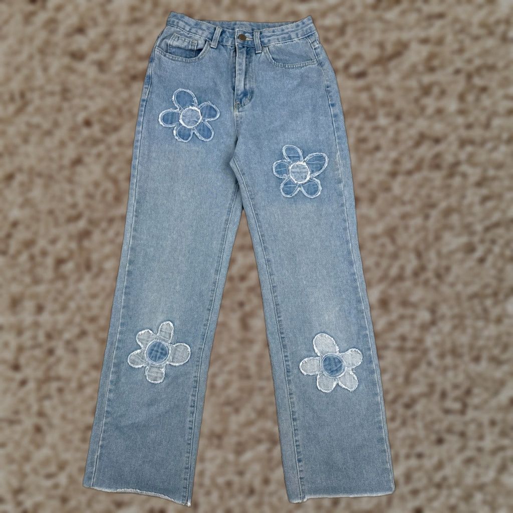 Vintage Women Jeans 25 Blue Denim Wide Leg High Rise Cotton 25x28 Flower Patches Sewn Size 42" / US 20 - 1 Thumbnail