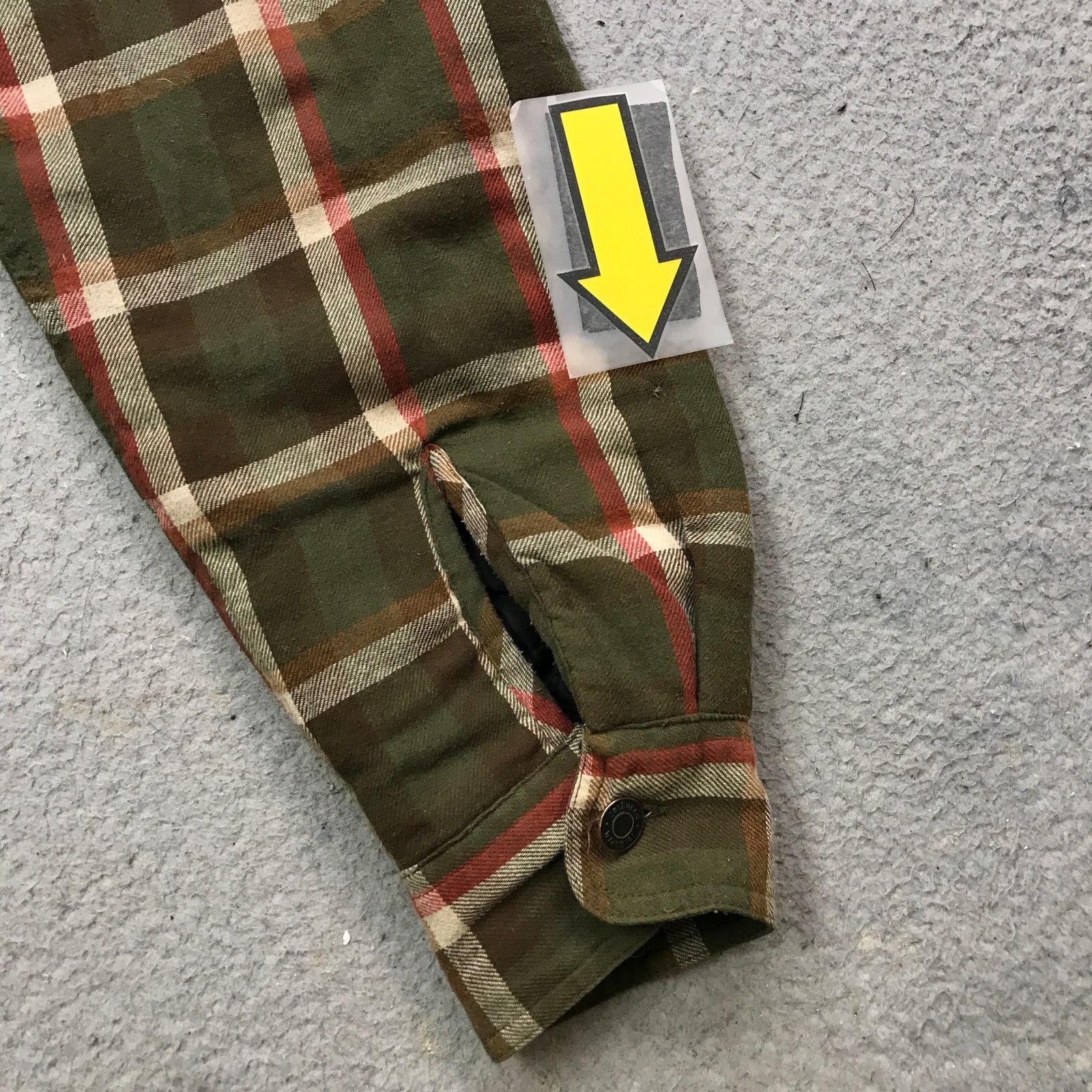 Wrangler Wrangler Flannel Plaid Button Shirt Mens Medium Green Red Size US M / EU 48-50 / 2 - 6 Thumbnail
