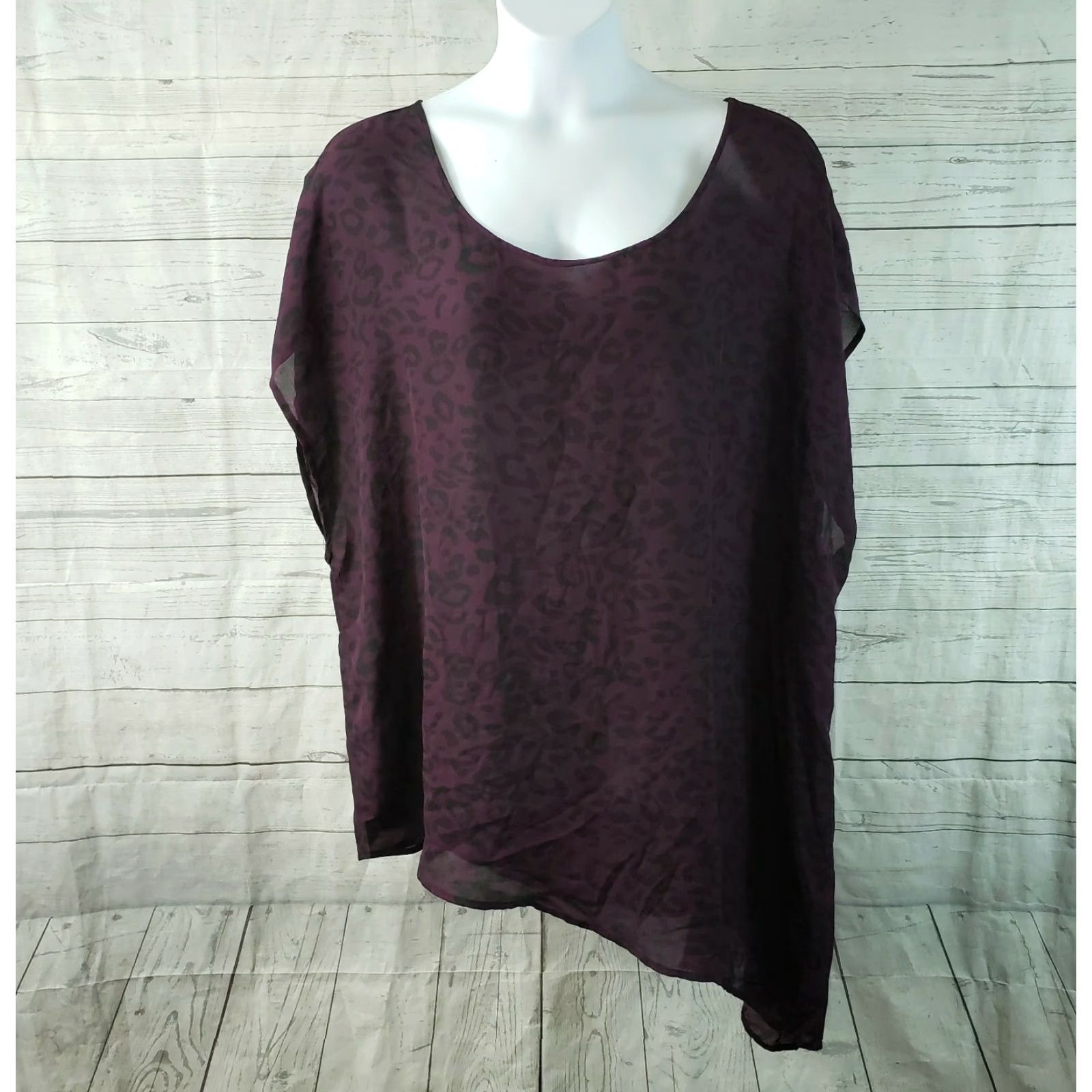 Torrid Torrid Womens Asymmetrical Top Sz 4X Black Animal Print Sheer Blouse Scoop Neck Womens Size XXL / US 16-18 / IT 52-54 - 2 Thumbnail