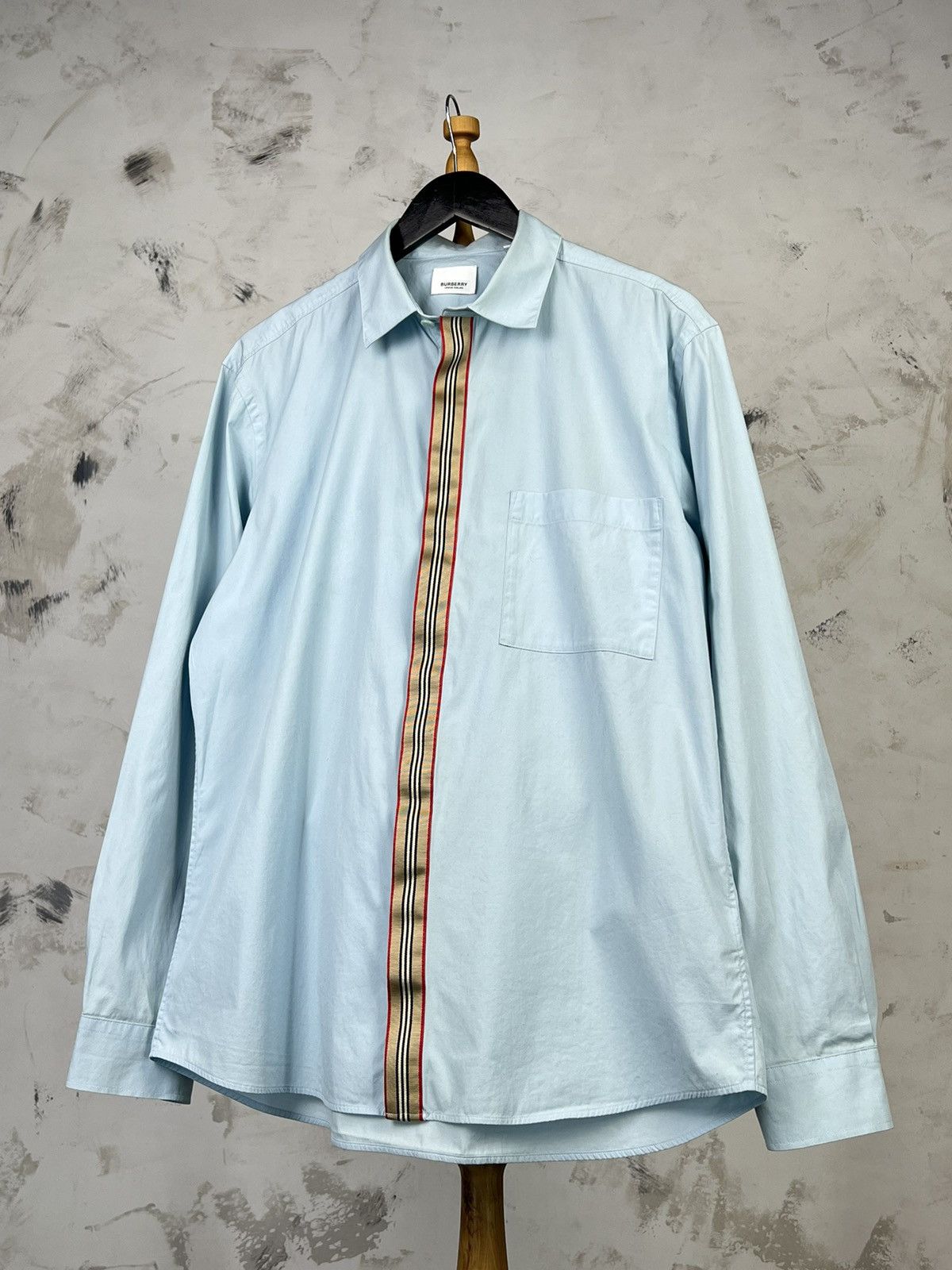 Burberry Burberry Light Blue Button Up Shirt Size L - XL Size US XL / EU 56 / 4 - 1 Thumbnail