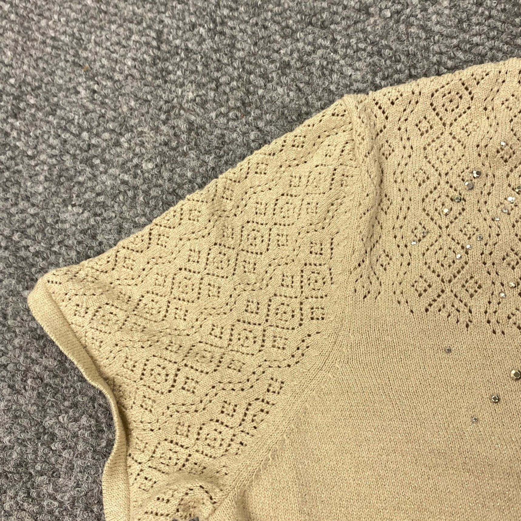 Vintage VINTAGE Alfred Dunner Sweater Womens L Beige Short Sleeve Knit Top Rhinestones Size L / US 10 / IT 46 - 2 Thumbnail