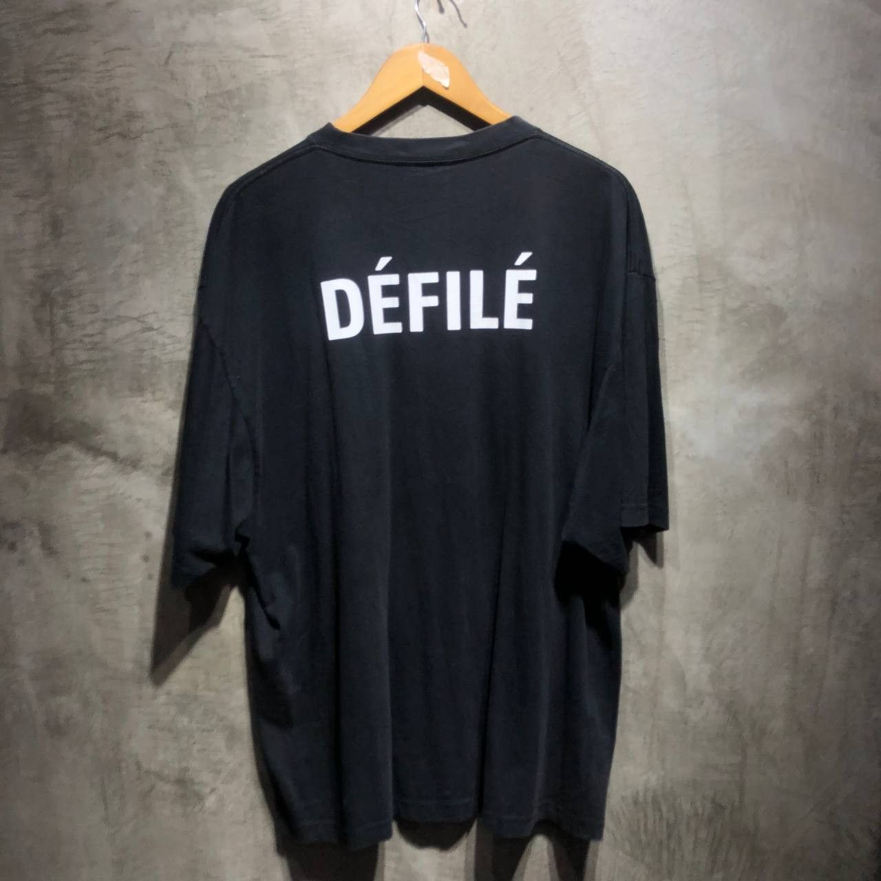 Balenciaga Balenciaga Defile tee Size US L / EU 52-54 / 3 - 1 Thumbnail
