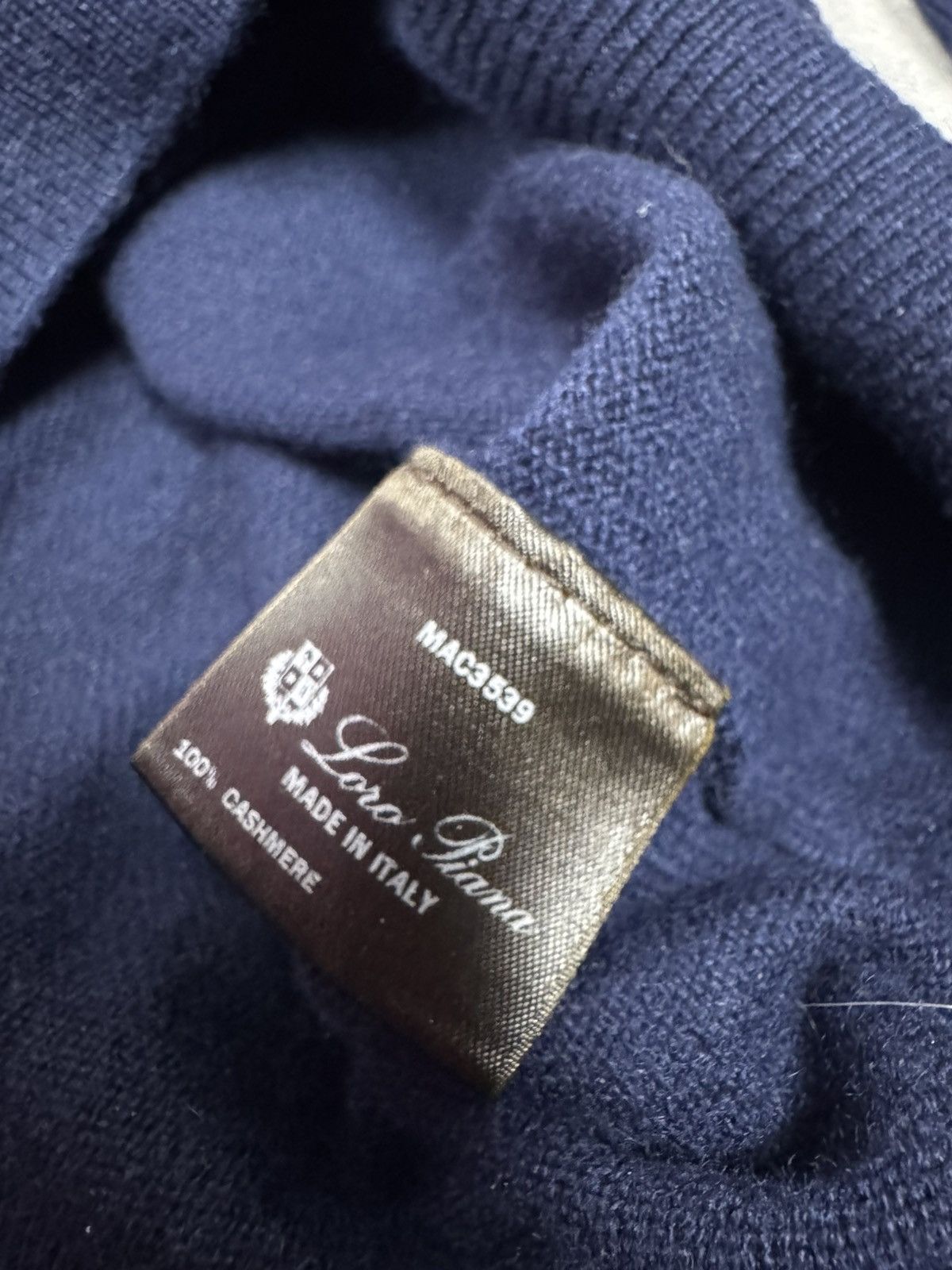 Loro Piana Loro Piana Half-Castle Rare Cashmere Club Size L Dark Blue Size US L / EU 52-54 / 3 - 9 Thumbnail