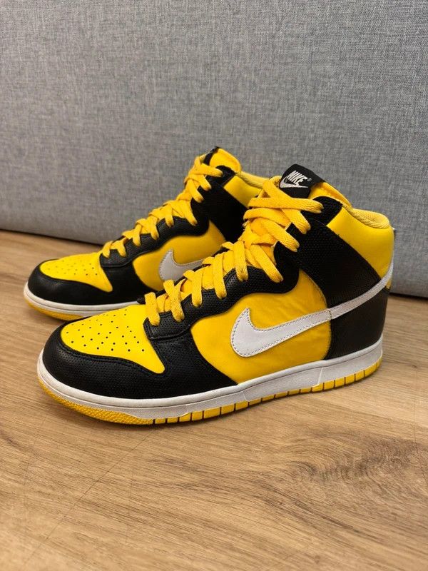 Nike Nike Dunk High White Varsity Maize 2011 Wu Tang Clan Rare 45 Size US 11 / EU 44 - 7 Thumbnail