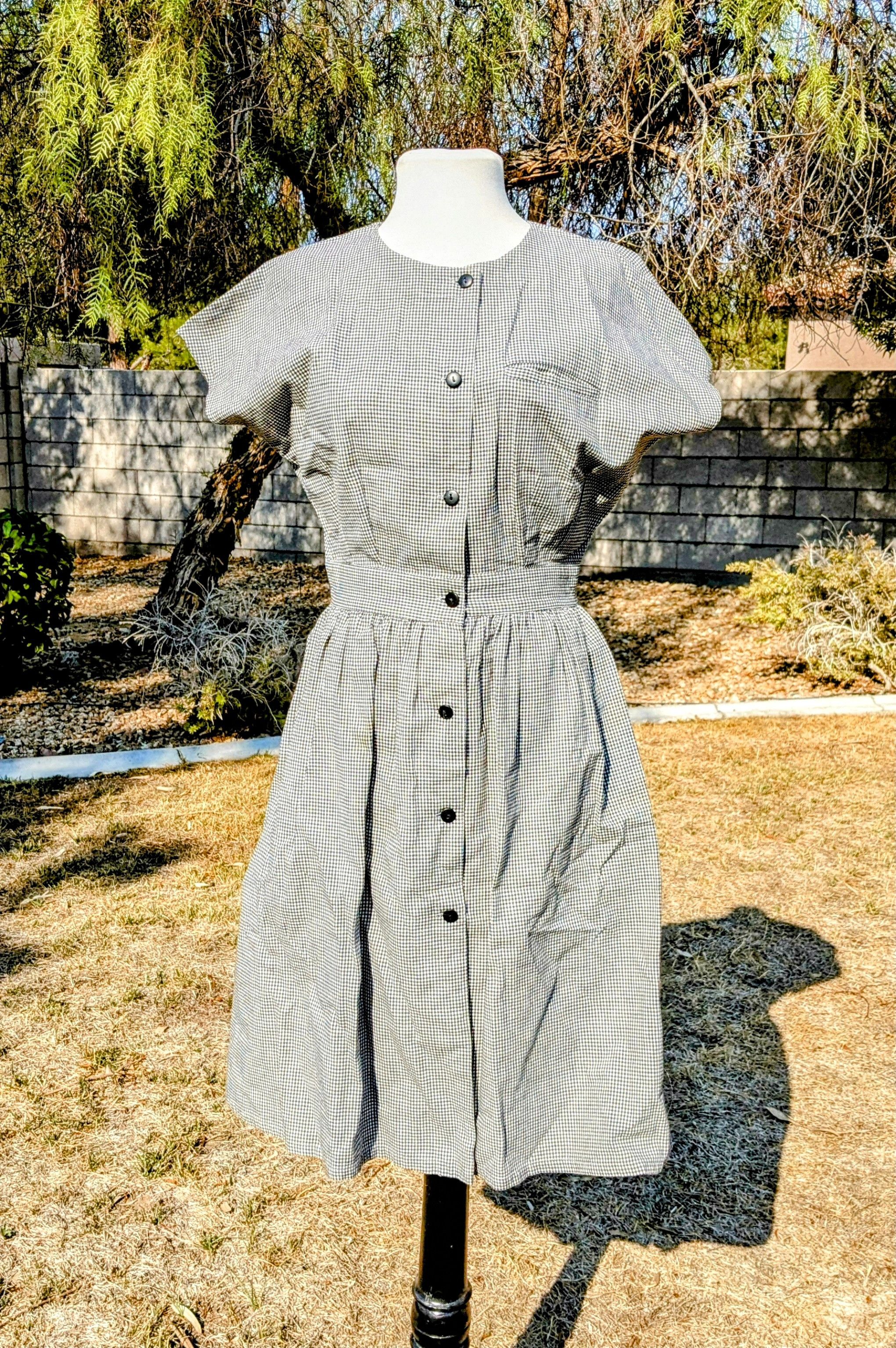 Other Vintage Full-button MCM Gingham Fit & Flare Petite Dress Size M / US 6-8 / IT 42-44 - 1 Thumbnail