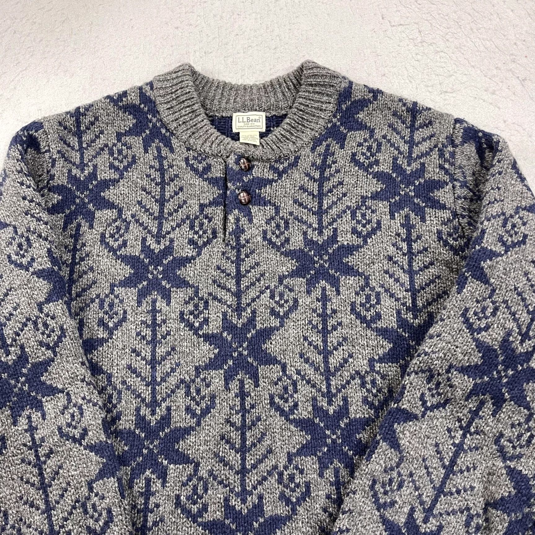 Vintage VINTAGE LL Bean Sweater Mens 2XL Gray Lambswool Henley Fair Isle Ragg Wool Ski Snow Size US XXL / EU 58 / 5 - 3 Thumbnail