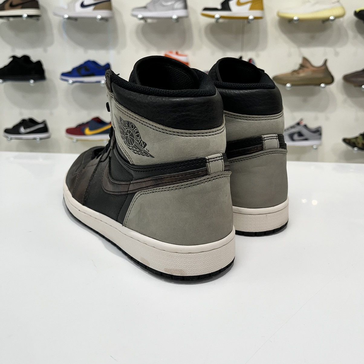 Nike Air Jordan 1 Retro High Light Army Rust Shadow Patina Size US 10 / EU 43 - 4 Thumbnail