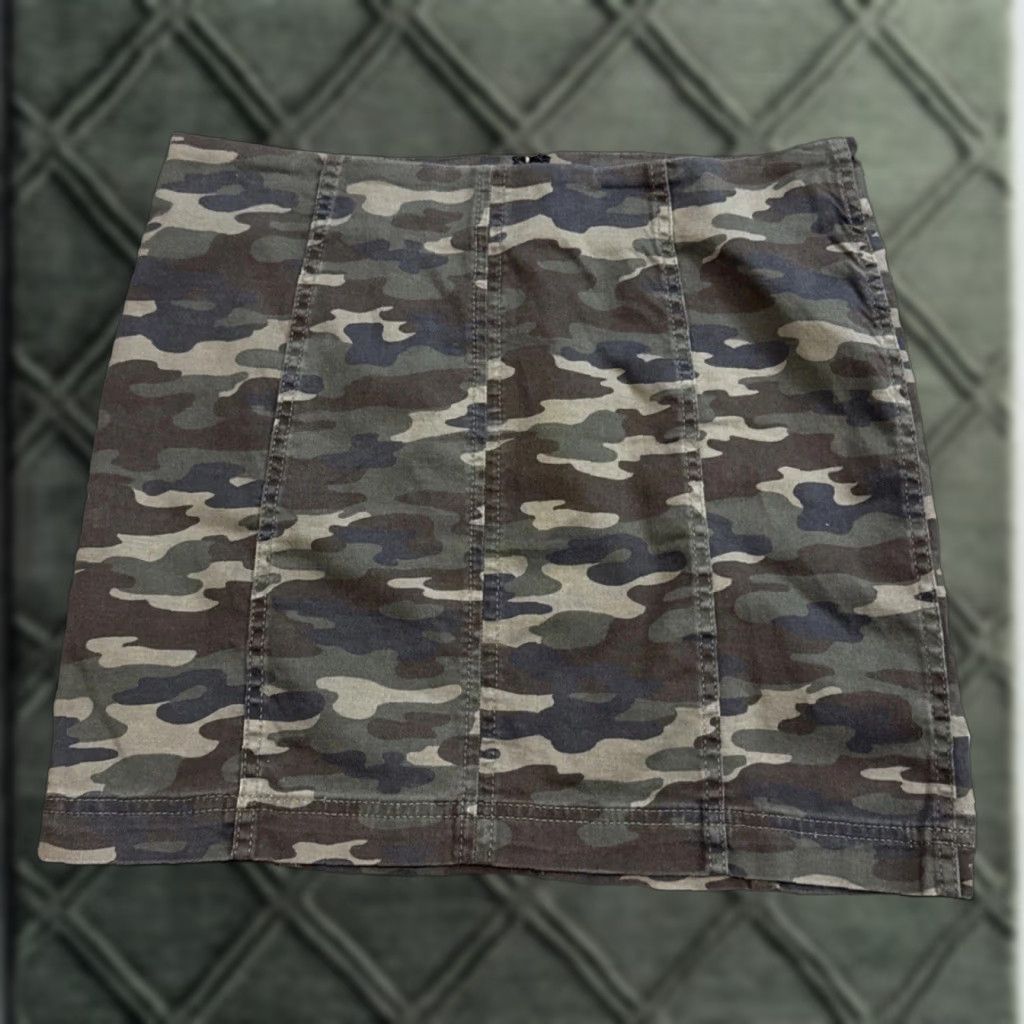 Free People Free People Skirt Women’s Size 8 Green Camo Camouflage Pencil Womens Size 30" / US 8 / IT 44 - 1 Thumbnail