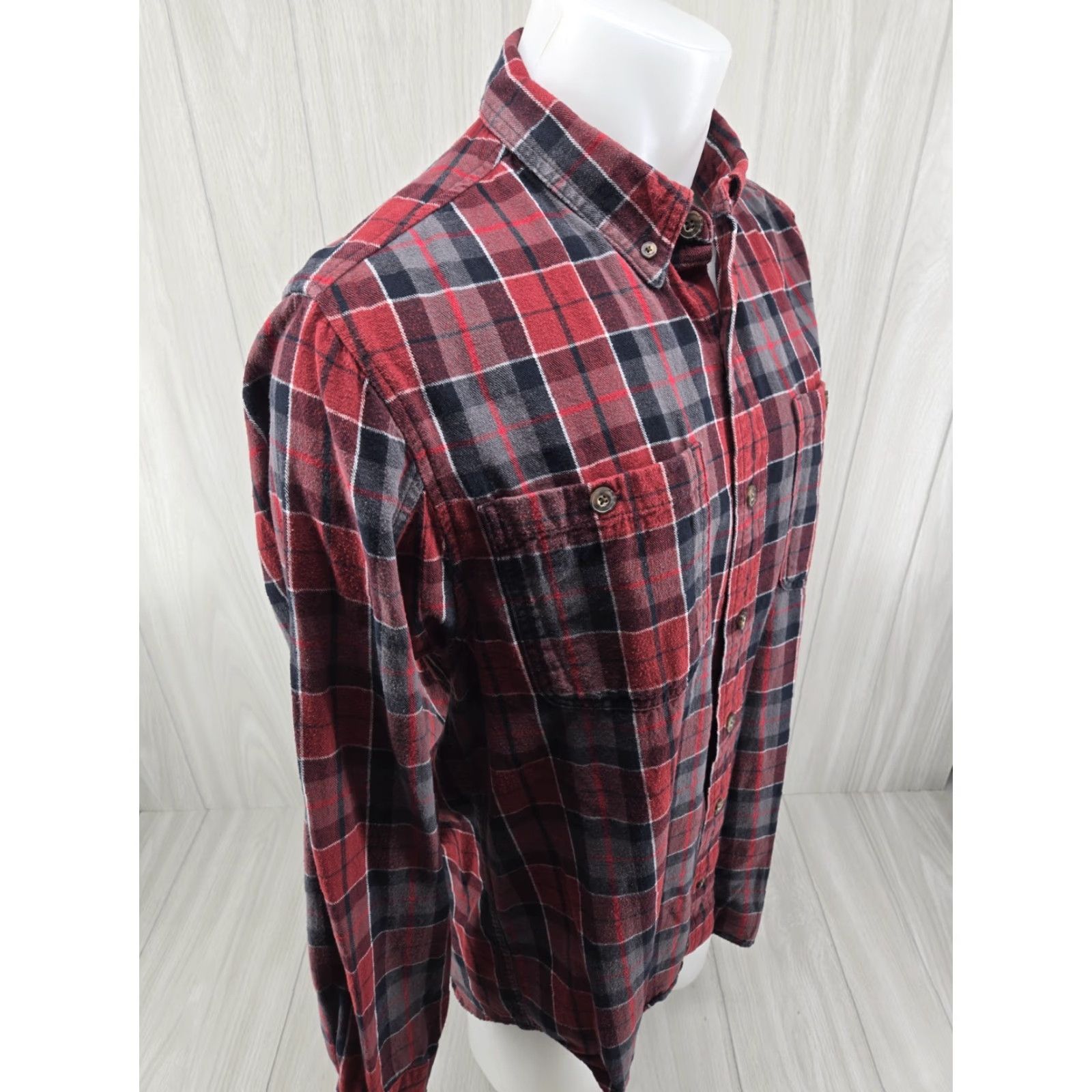 CO Duluth Trading Co Heavy Flannel Shirt Mens Large Red Black Plaid Shirt Size US L / EU 52-54 / 3 - 7 Thumbnail