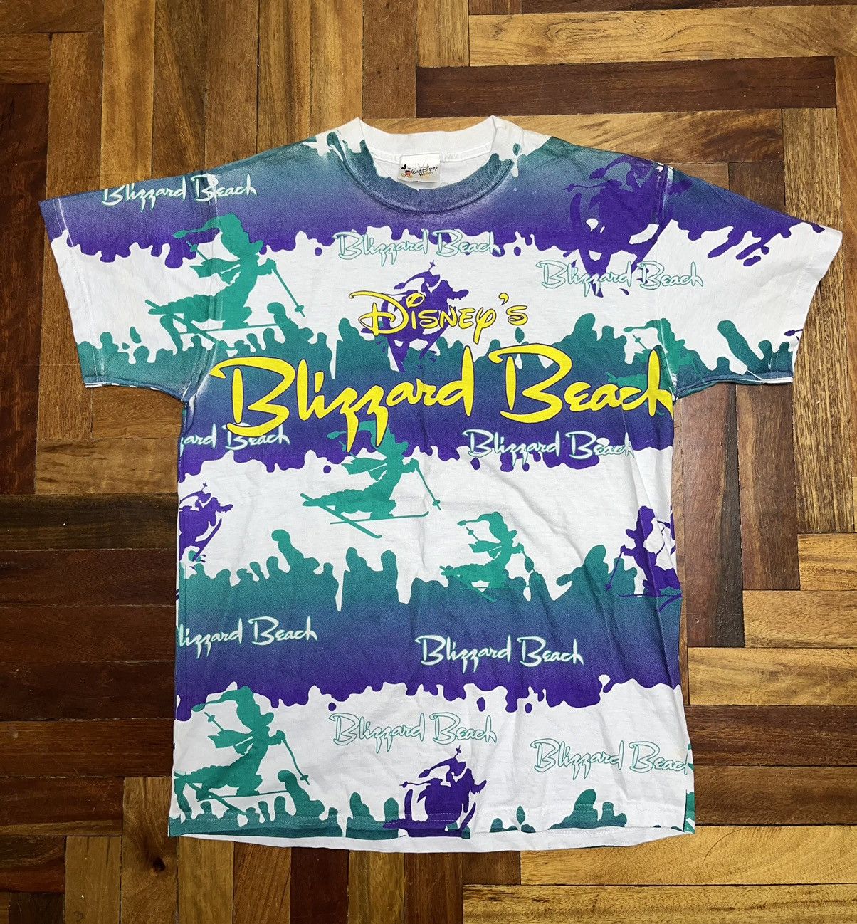 Disney × Vintage Disney Vintage y2k Blizzard Beach Full Print T Shirt Size US L / EU 52-54 / 3 - 1 Thumbnail
