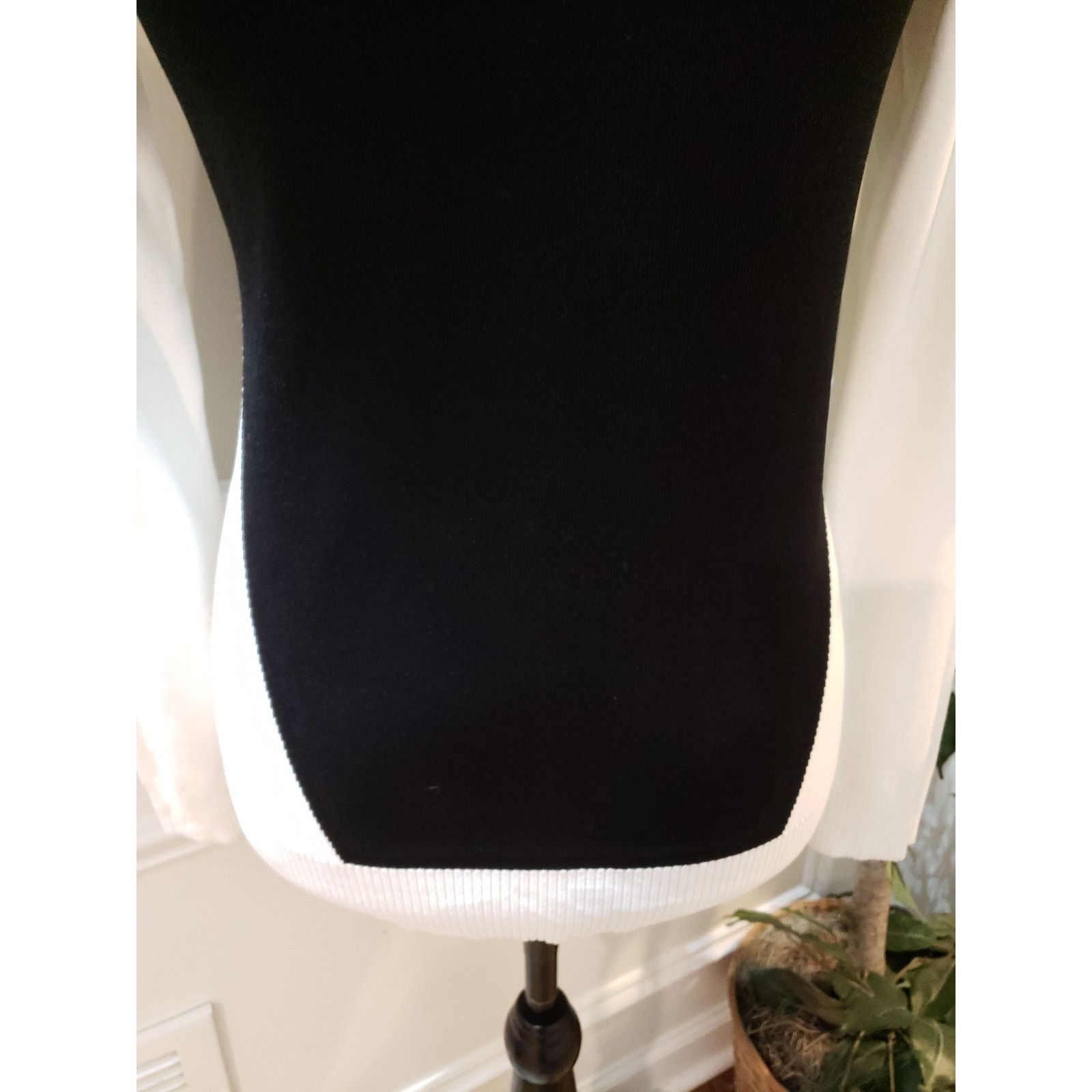 Topshop Topshop Sweater Size 2 Black White Colorblock Knit Pullover Size XS / US 0-2 / IT 36-38 - 4 Thumbnail