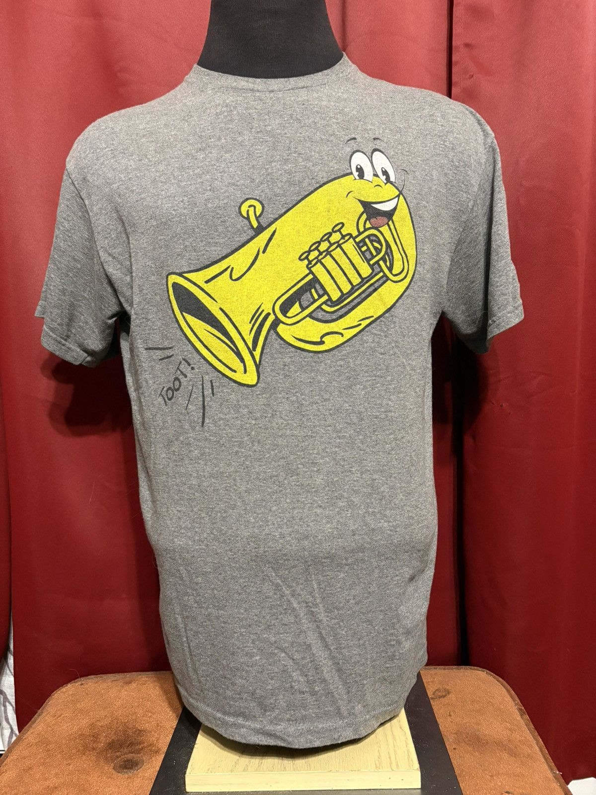 Vintage Vintage Trumpet Tshirt 90s Cute Toot Personified Cartoon Tee Size US L / EU 52-54 / 3 - 1 Thumbnail